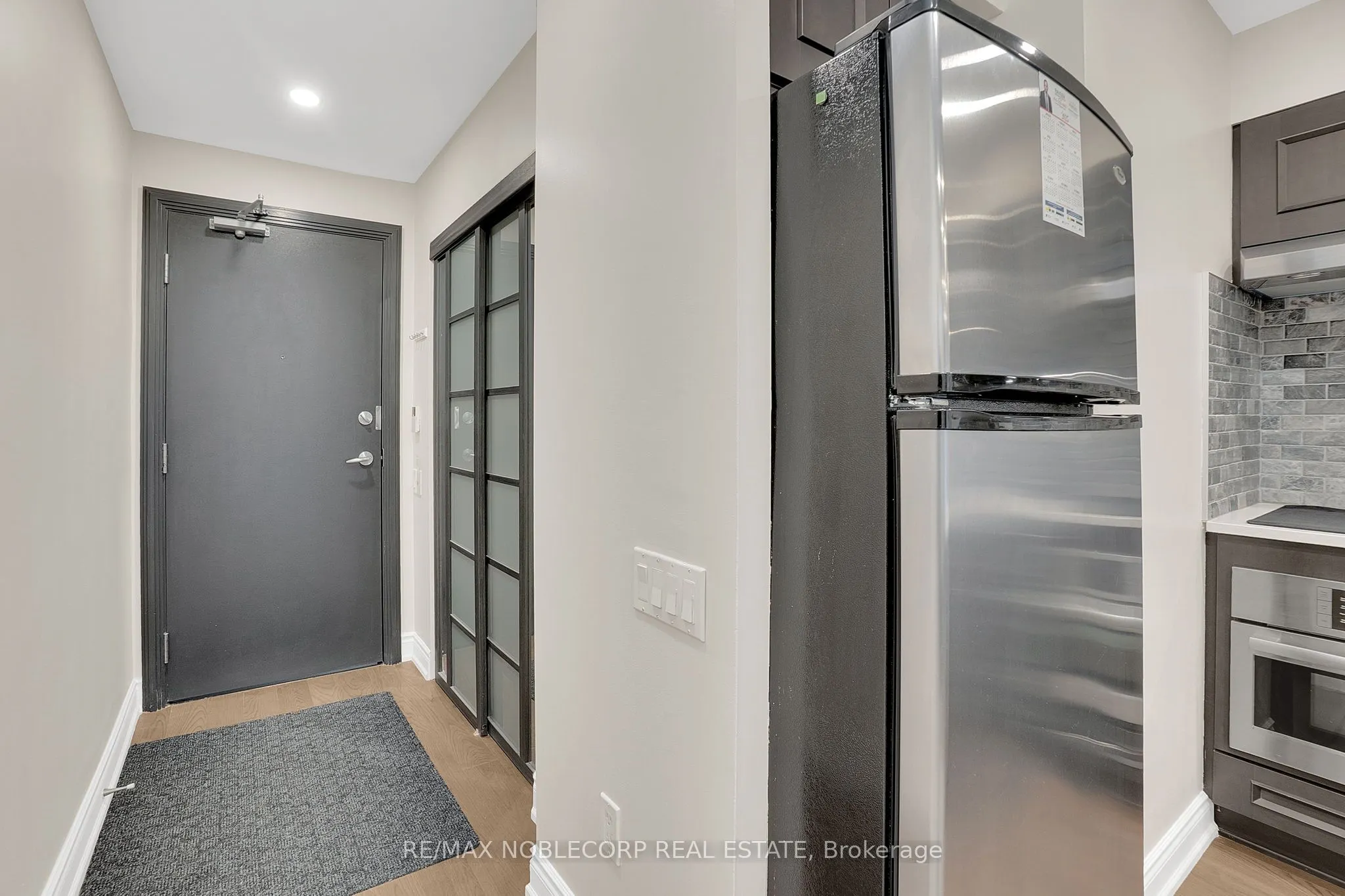 33 Sheppard Avenue E, #500