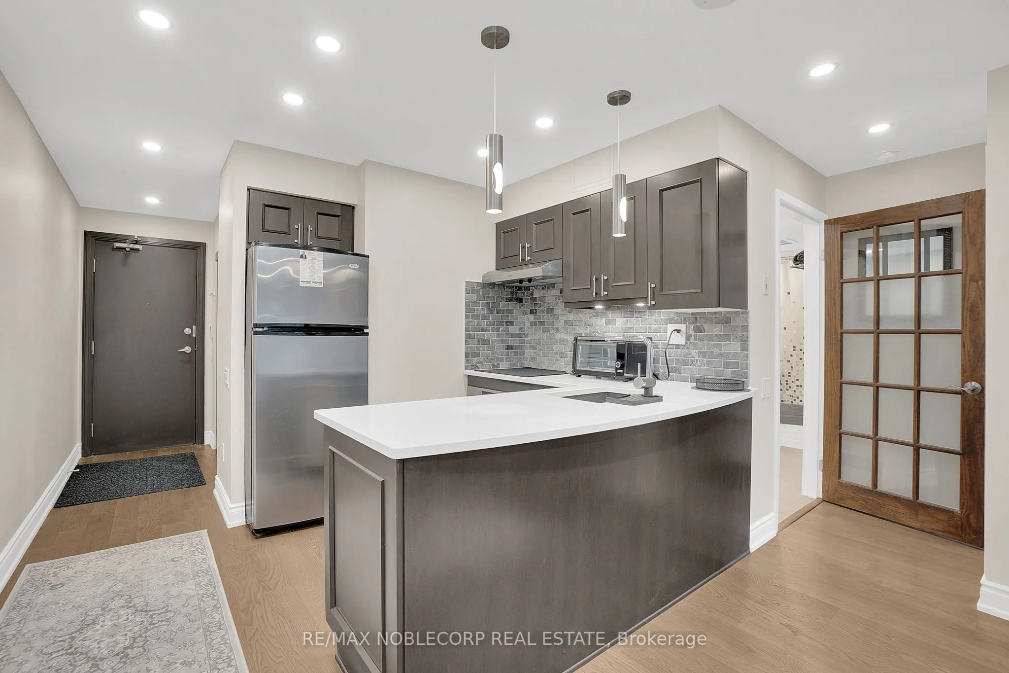 33 Sheppard Avenue E, #500