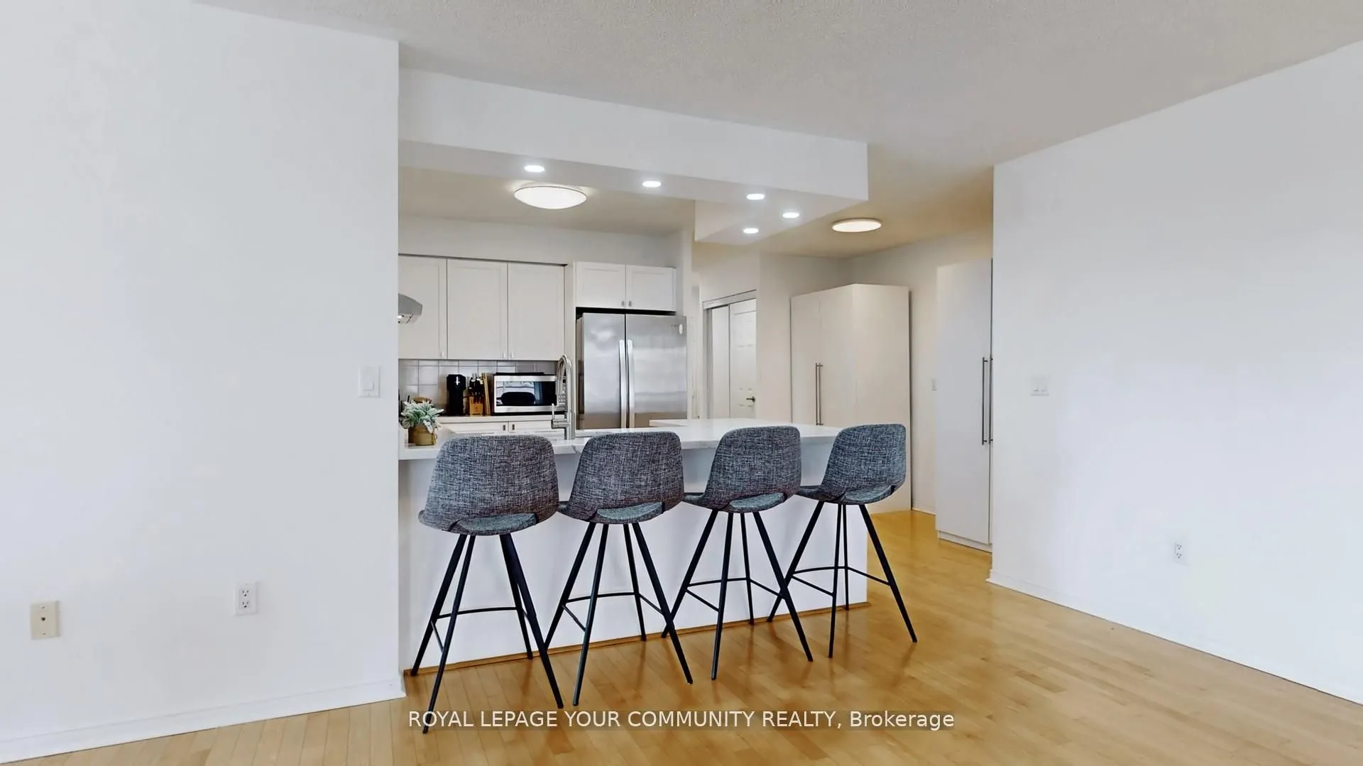 909 Bay Street, #1609