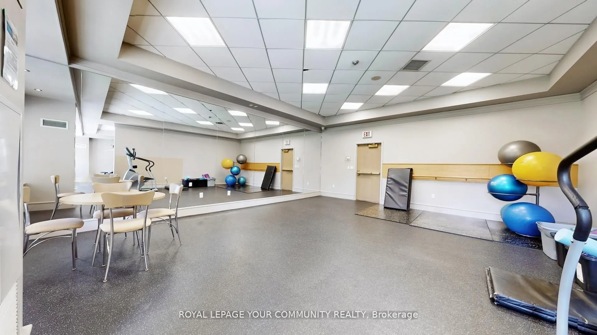909 Bay Street, #1609