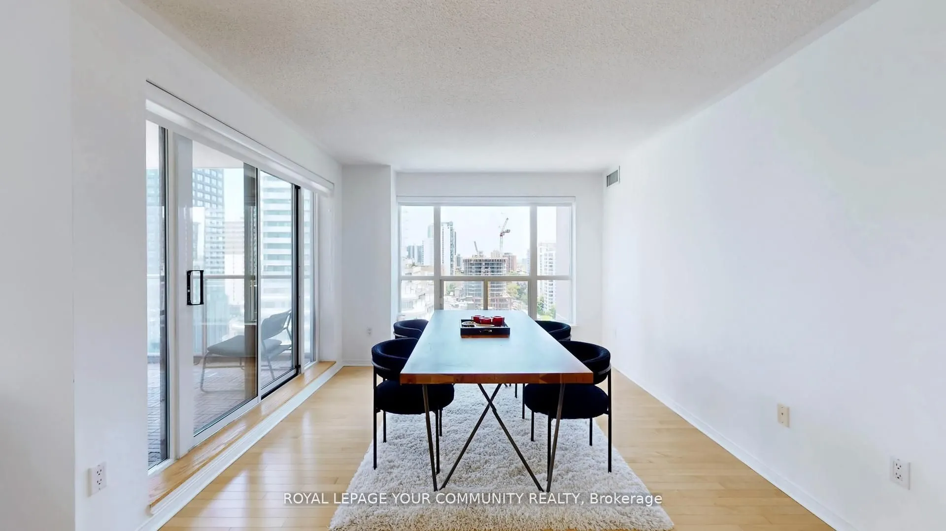 909 Bay Street, #1609