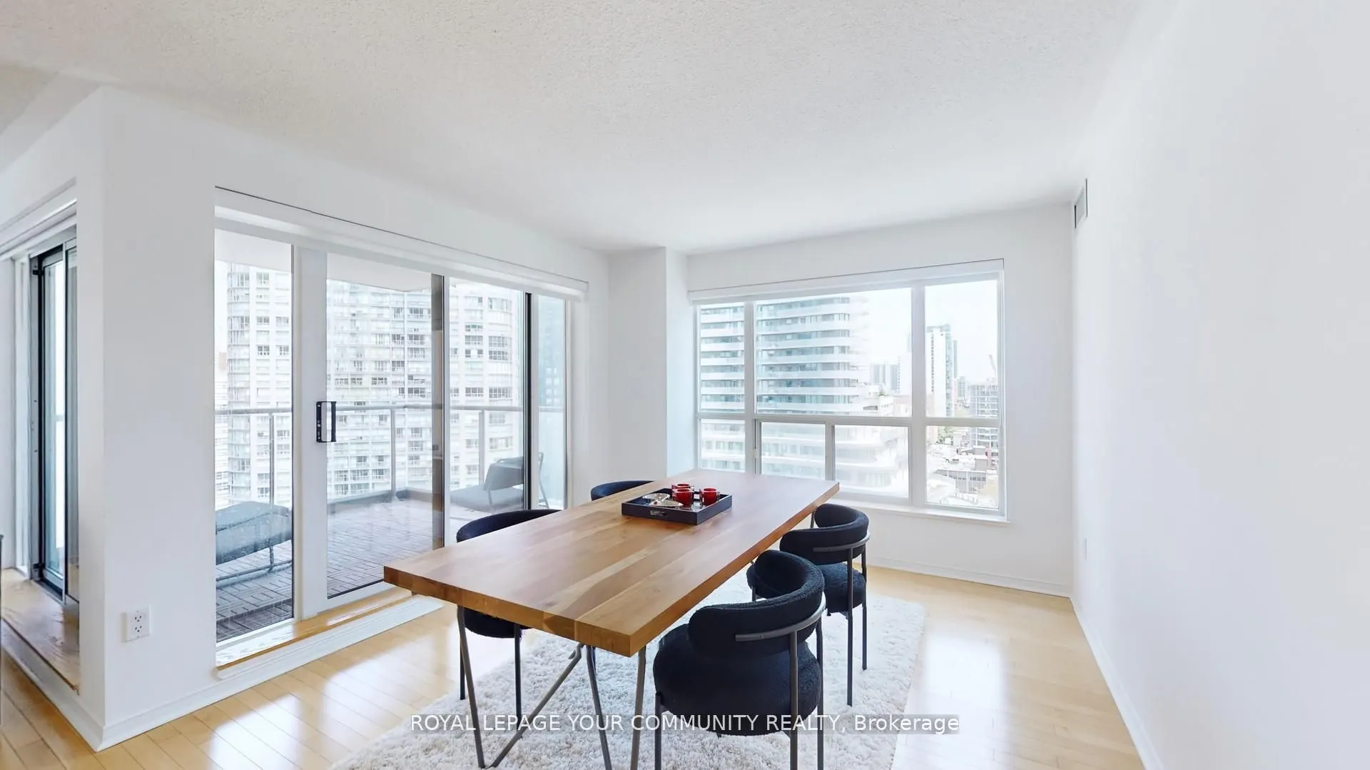 909 Bay Street, #1609