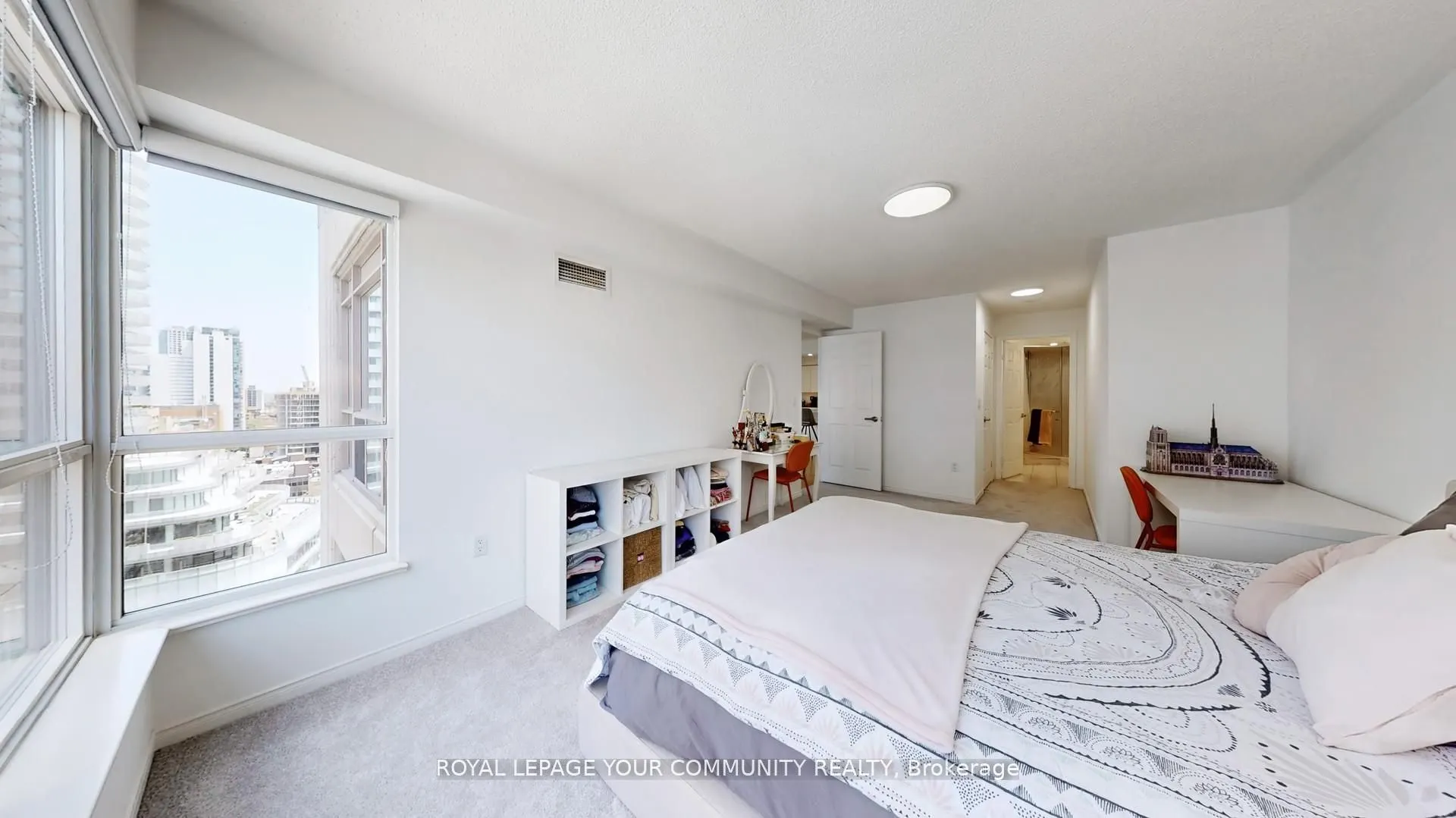 909 Bay Street, #1609