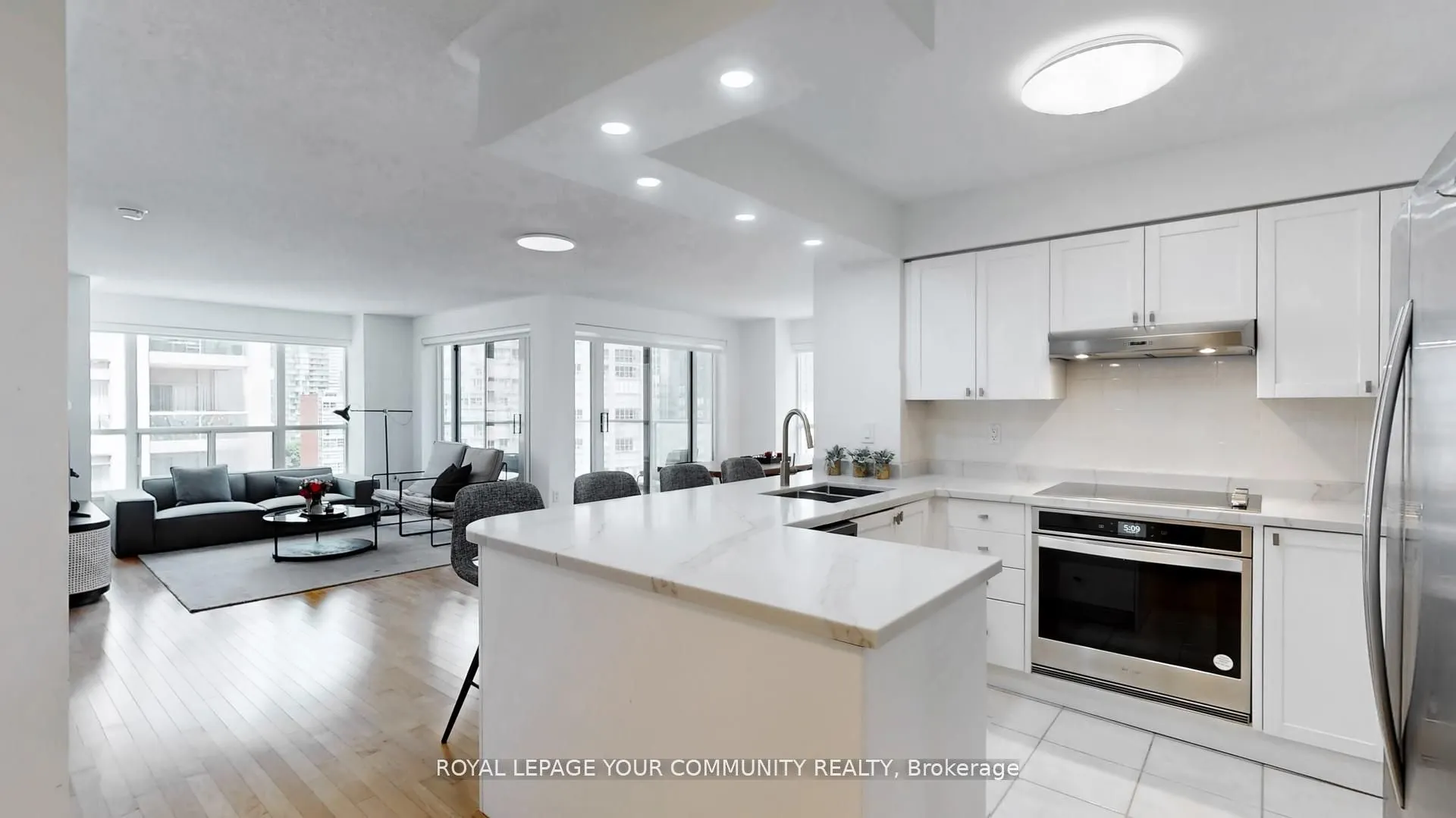909 Bay Street, #1609