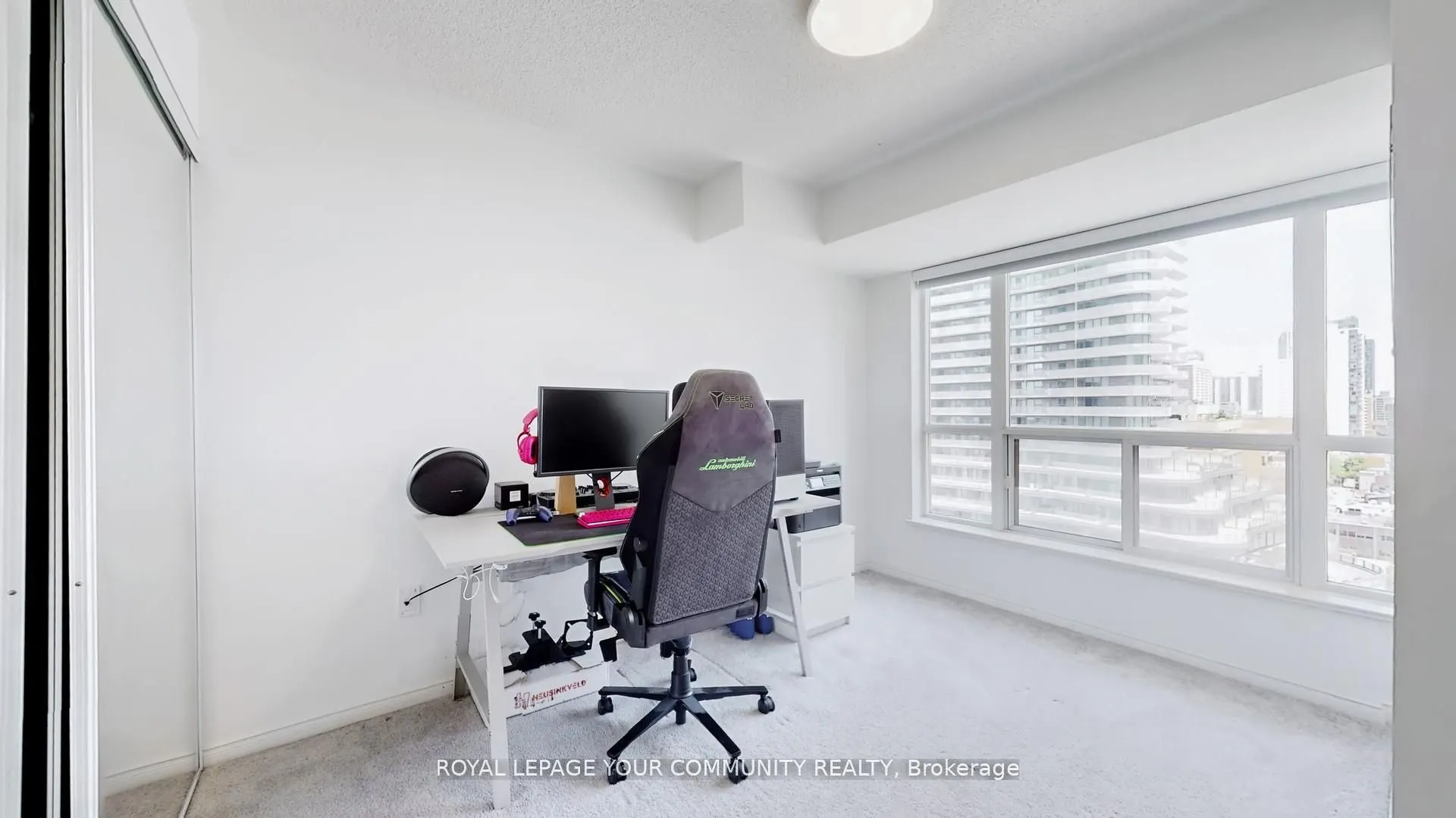 909 Bay Street, #1609