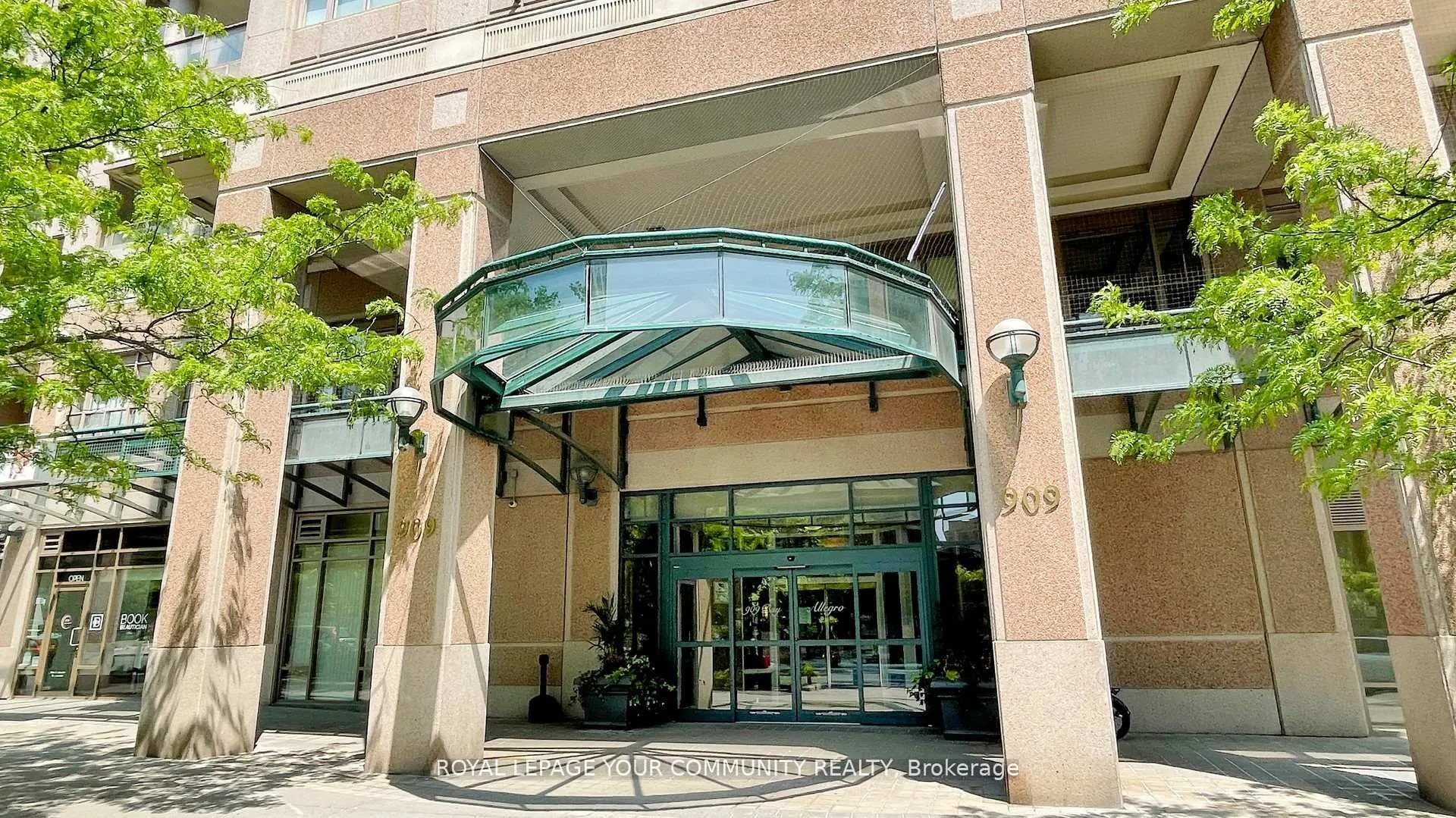 909 Bay Street, #1609