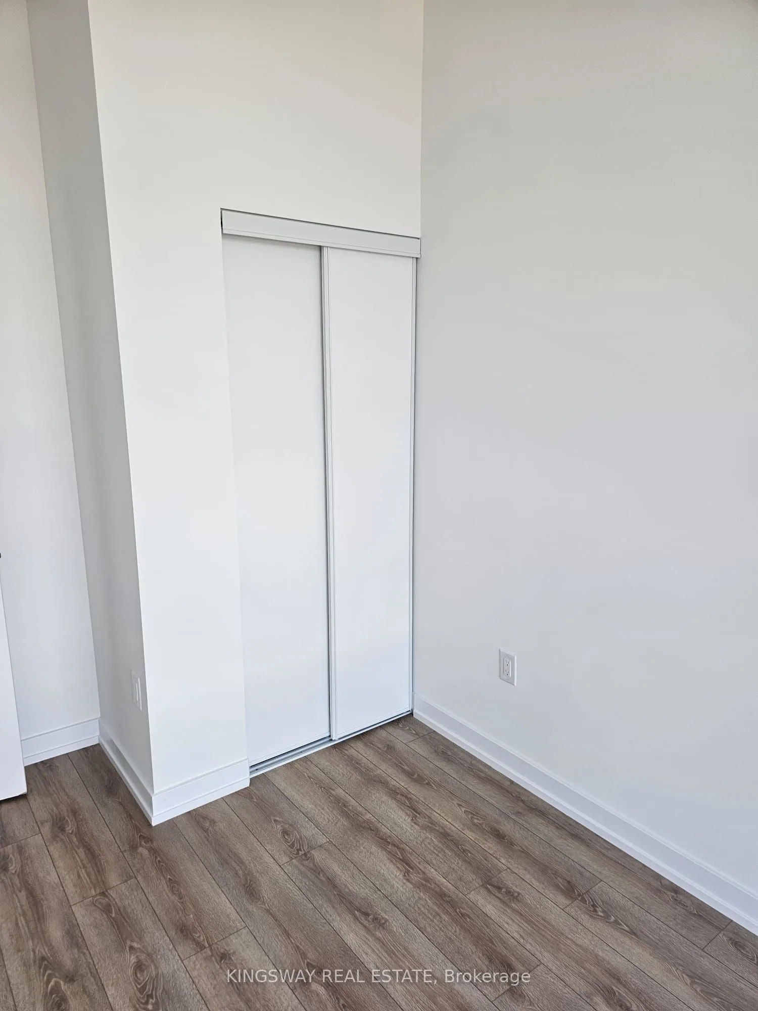500 Dupont Street, #809