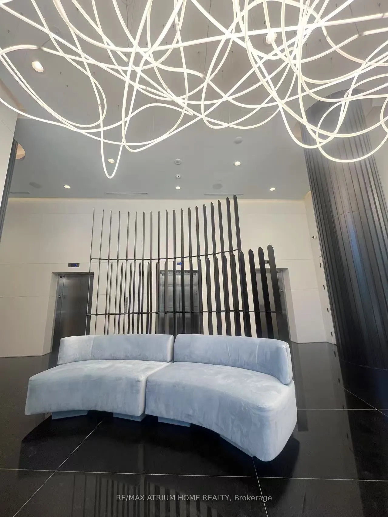 280 Dundas Street W, #2607