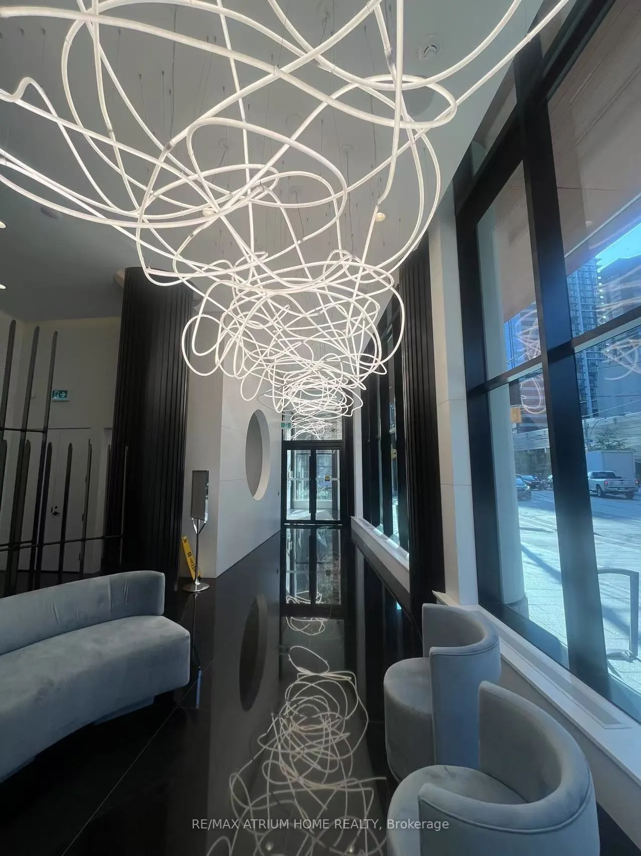 280 Dundas Street W, #2607