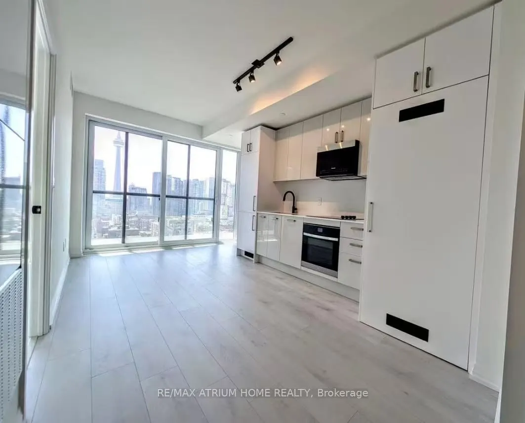 280 Dundas Street W, #2607