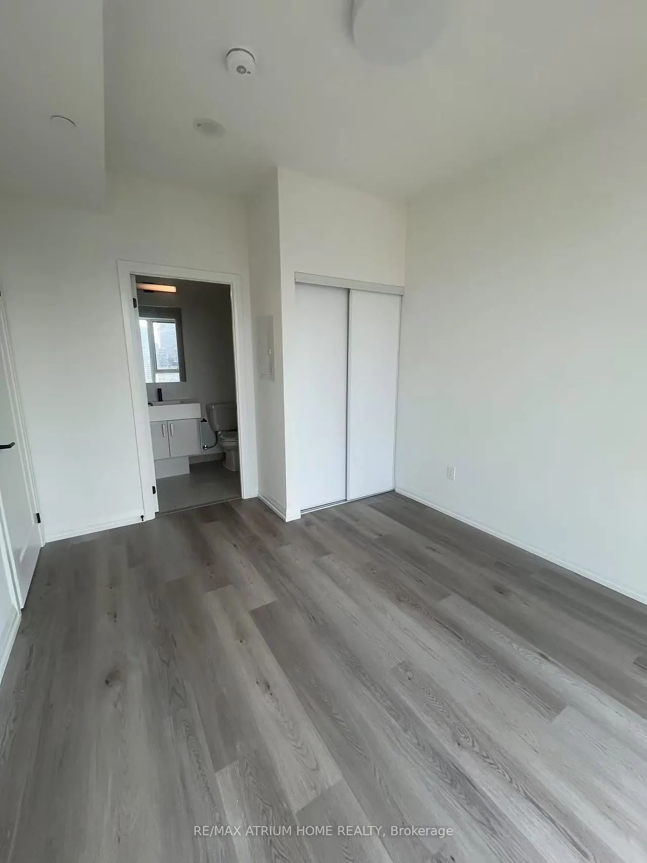 280 Dundas Street W, #2607
