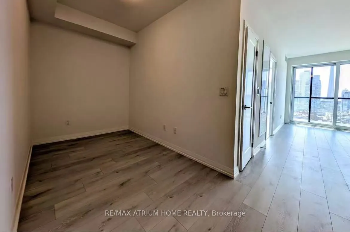 280 Dundas Street W, #2607