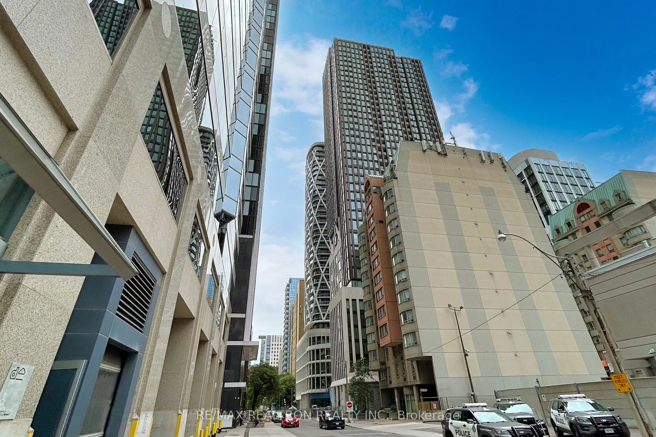 238 Simcoe Street, #1901