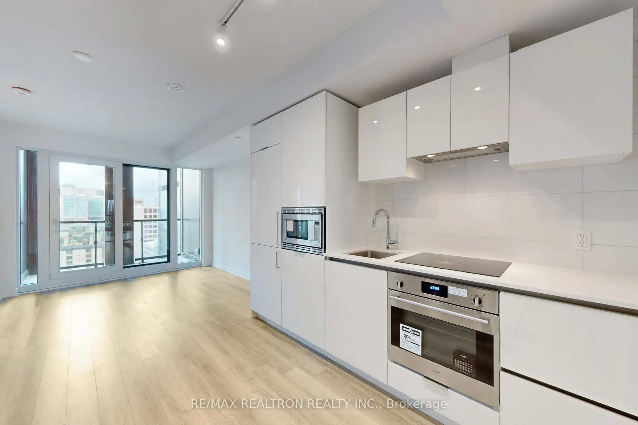 238 Simcoe Street, #1901