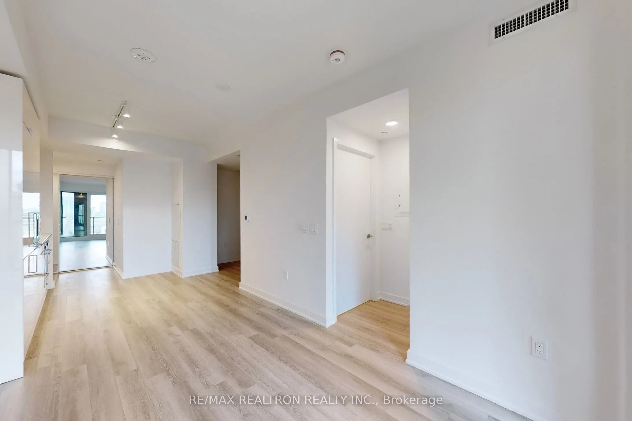 238 Simcoe Street, #1901