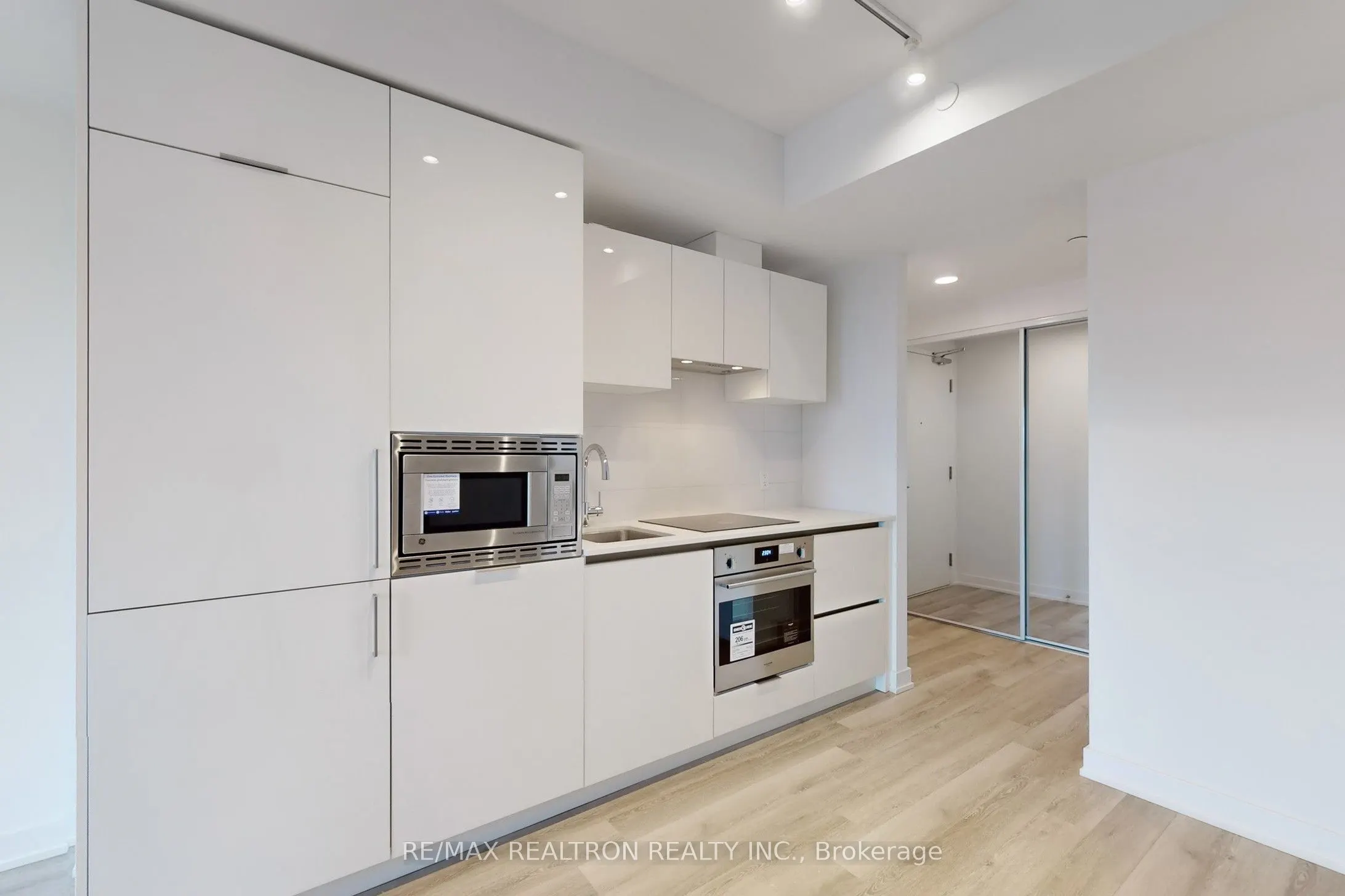 238 Simcoe Street, #1901