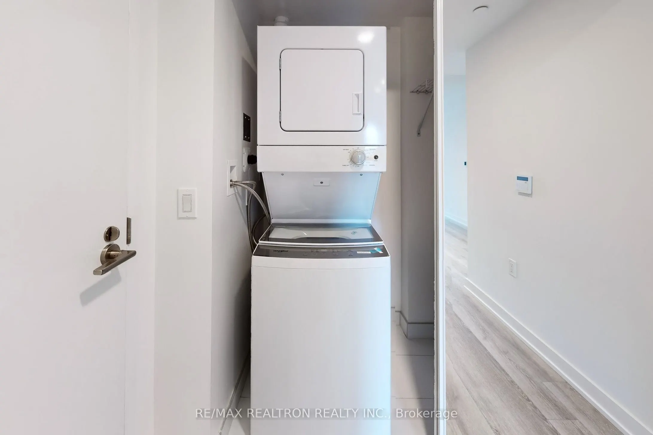 238 Simcoe Street, #1901