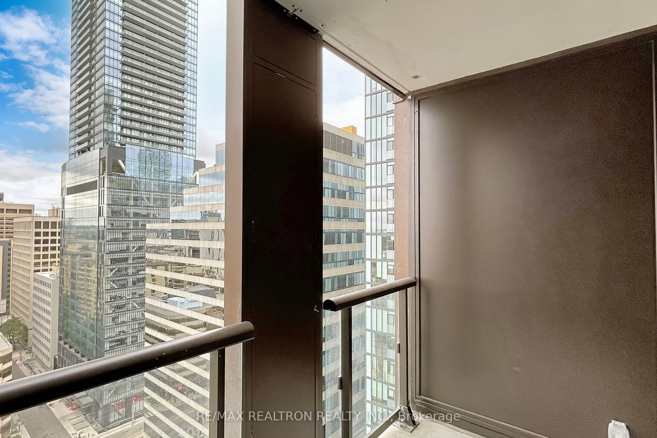 238 Simcoe Street, #1901