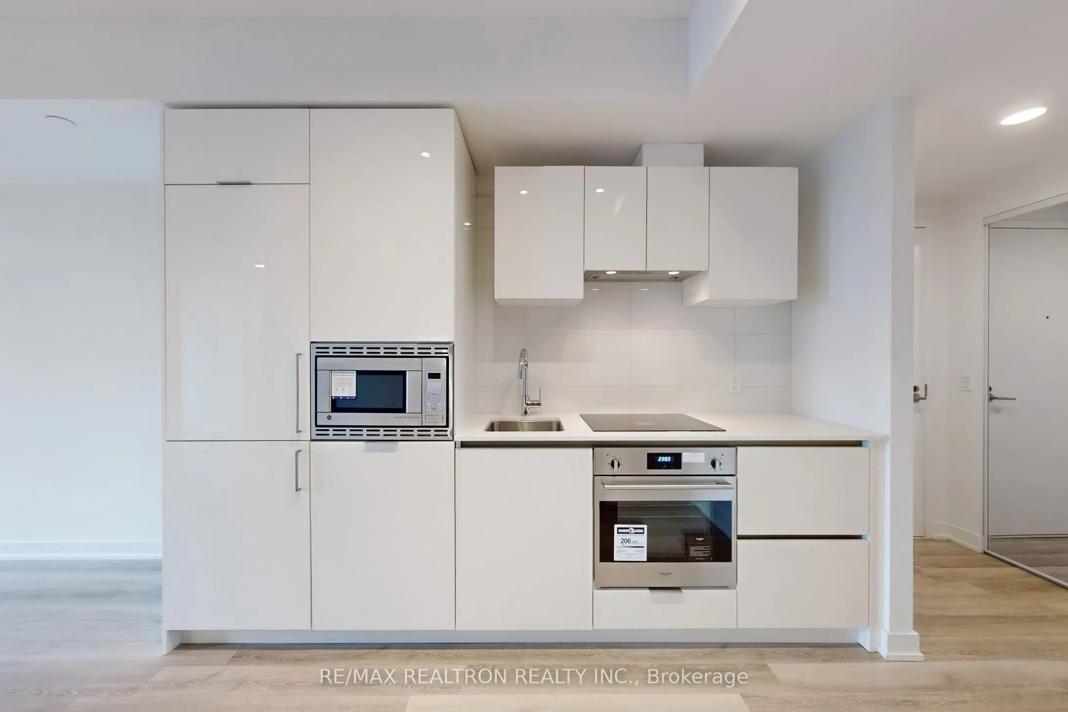 238 Simcoe Street, #1901