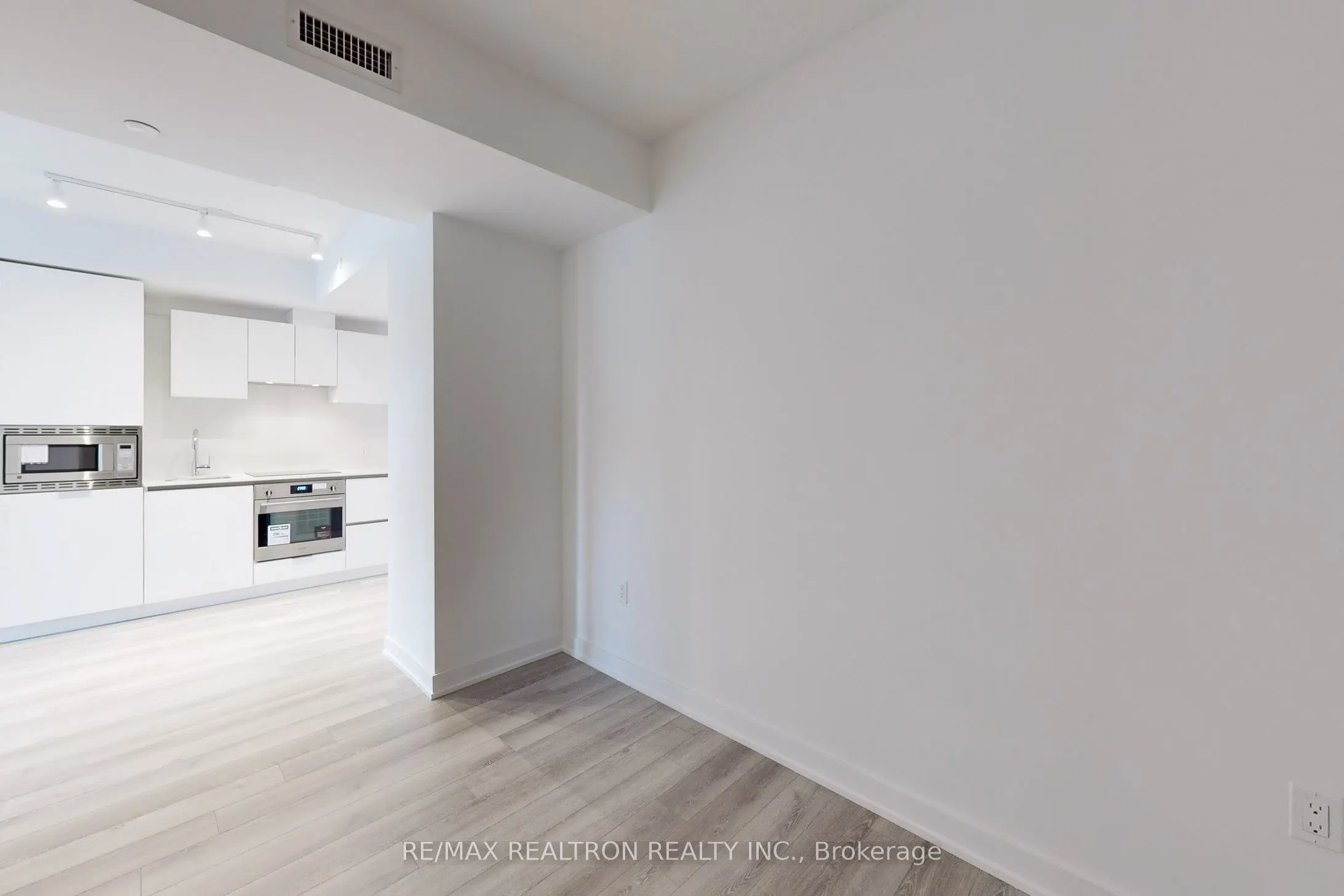 238 Simcoe Street, #1901