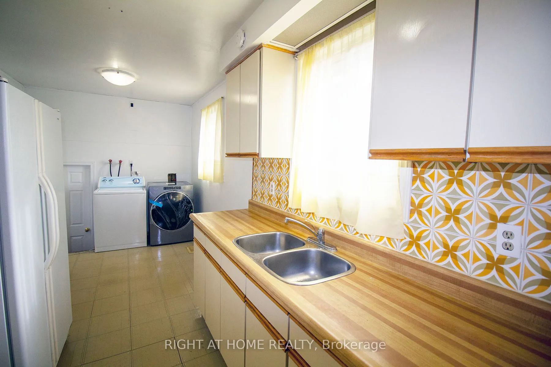 55 Mentor Boulevard, #Upper Unit