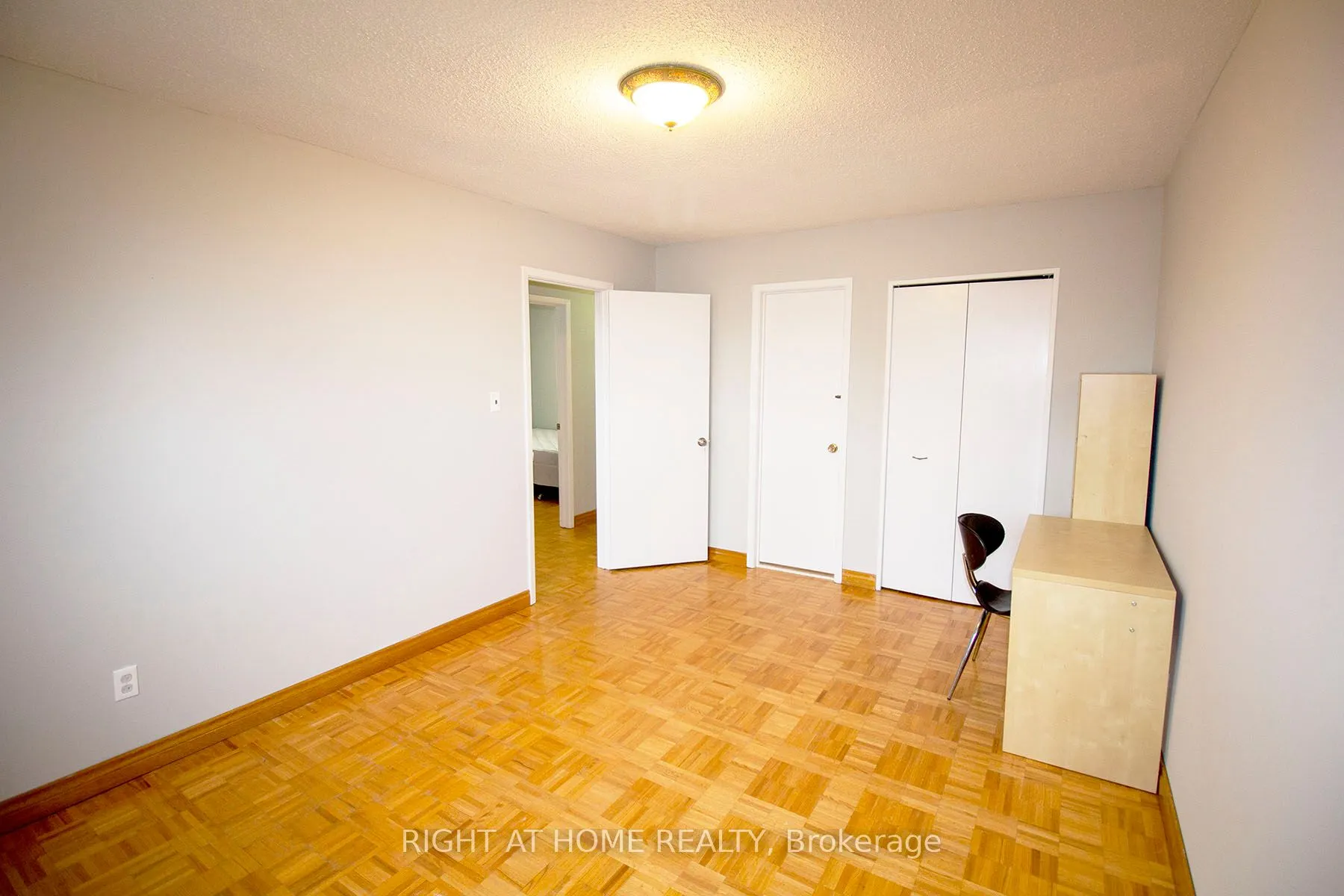 55 Mentor Boulevard, #Upper Unit