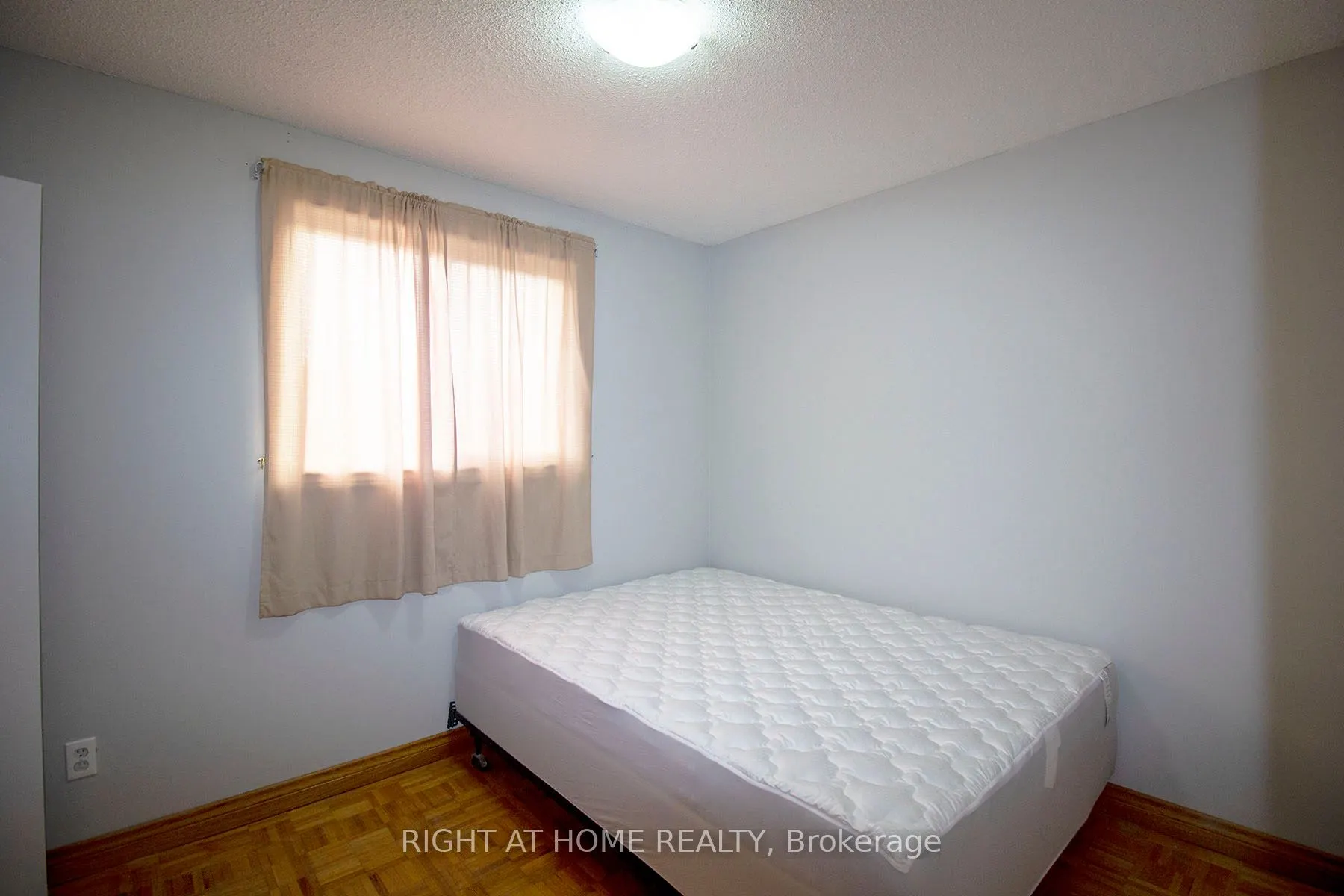 55 Mentor Boulevard, #Upper Unit