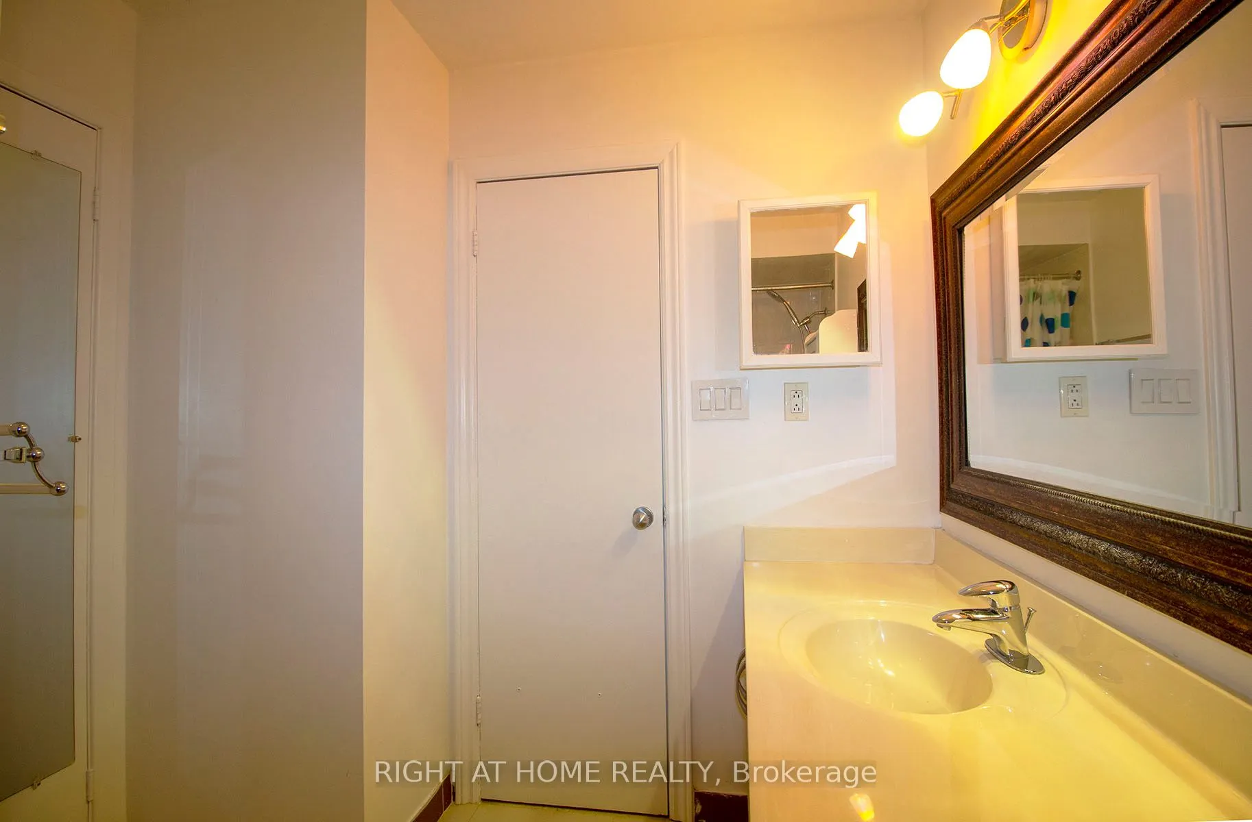 55 Mentor Boulevard, #Upper Unit