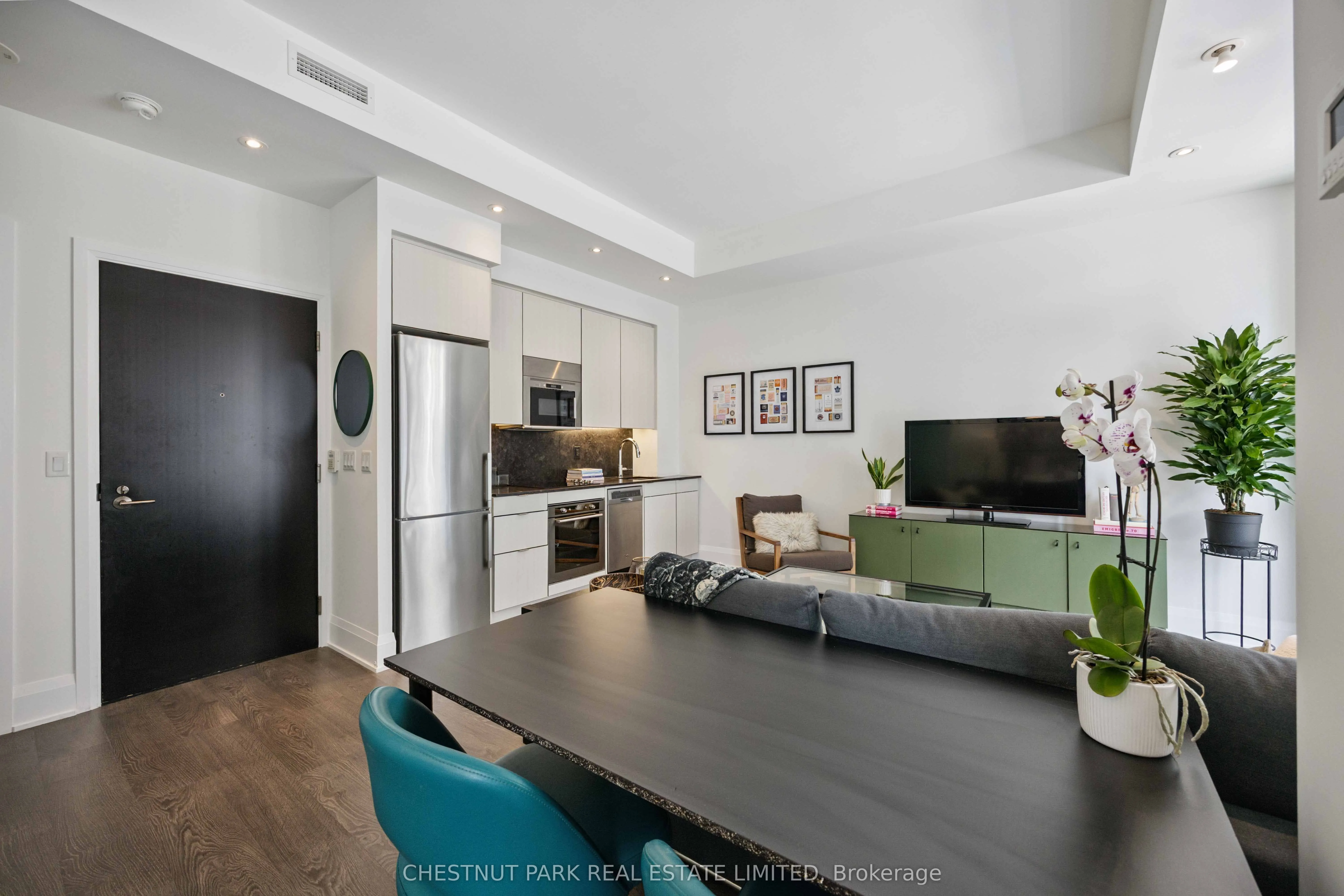 101 Erskine Avenue, #608