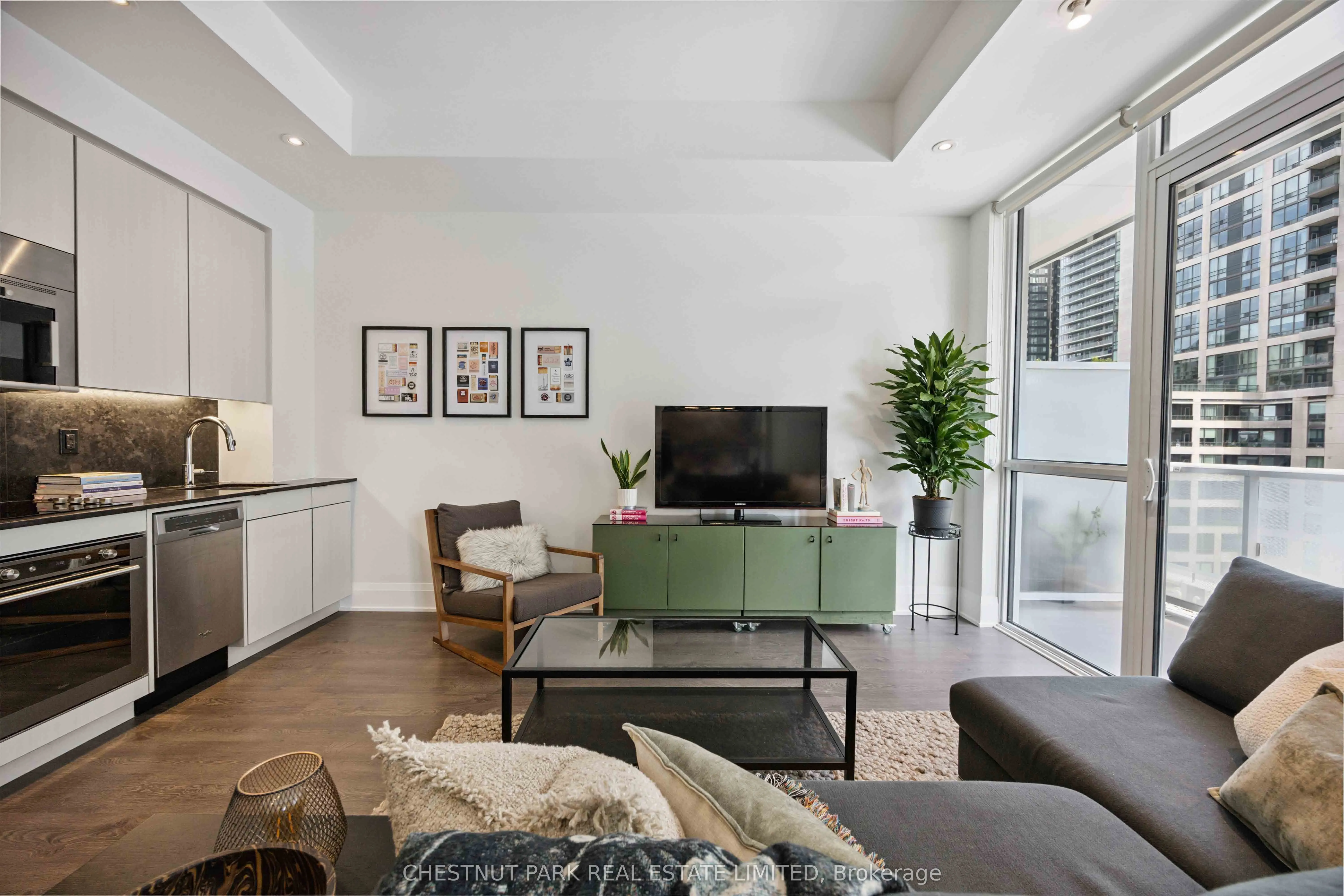 101 Erskine Avenue, #608