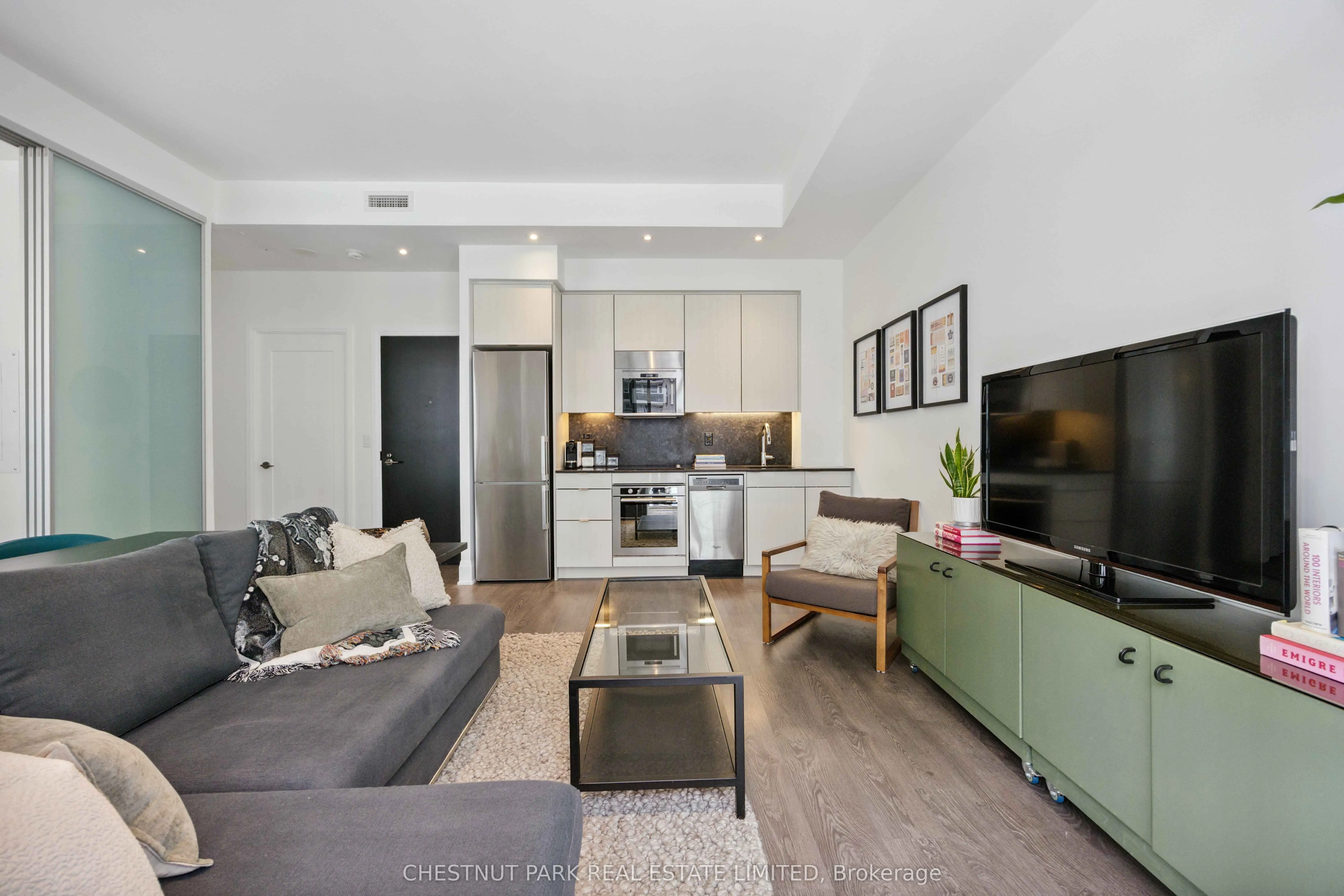 101 Erskine Avenue, #608