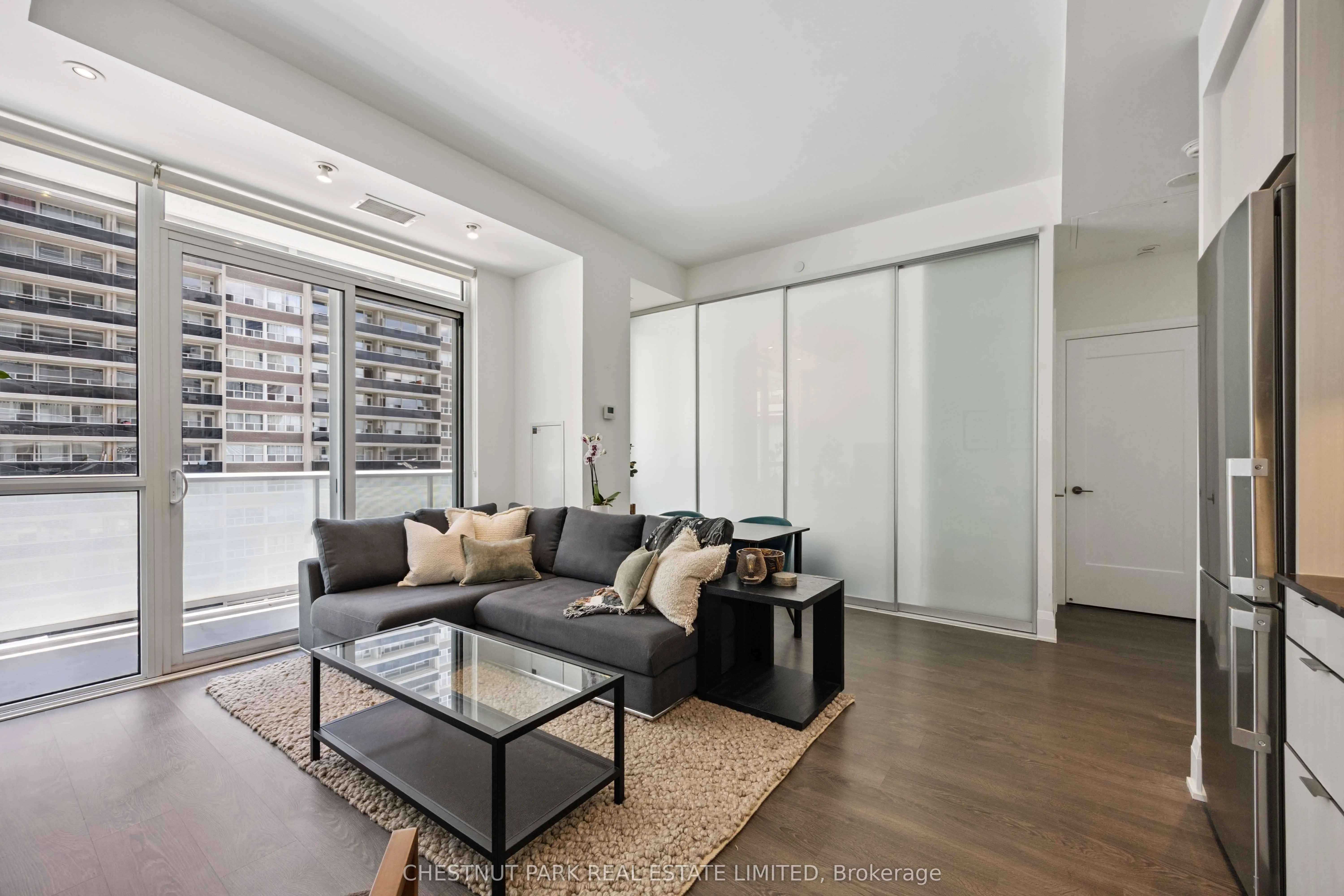 101 Erskine Avenue, #608
