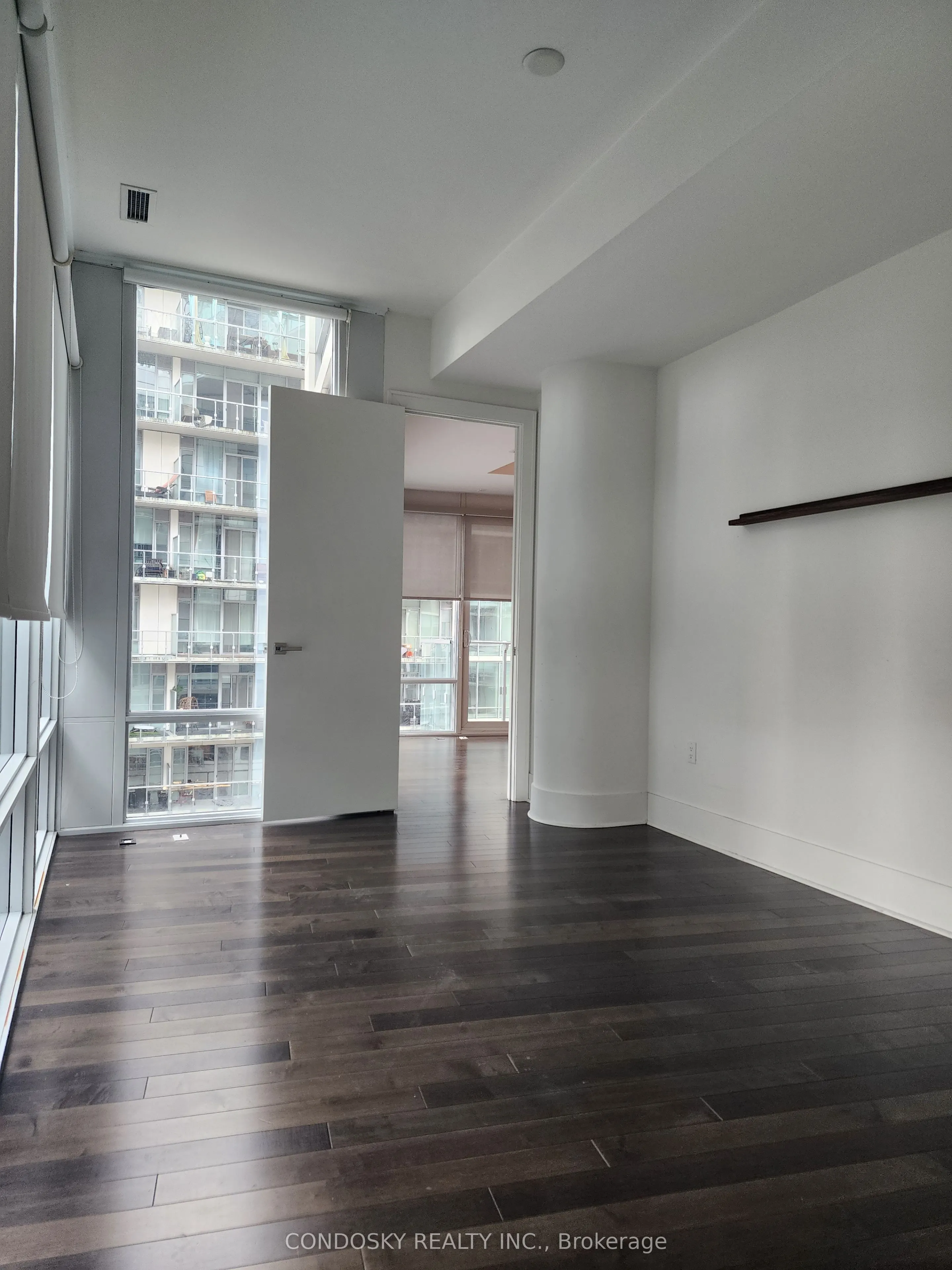29 Queens Quay E, #601
