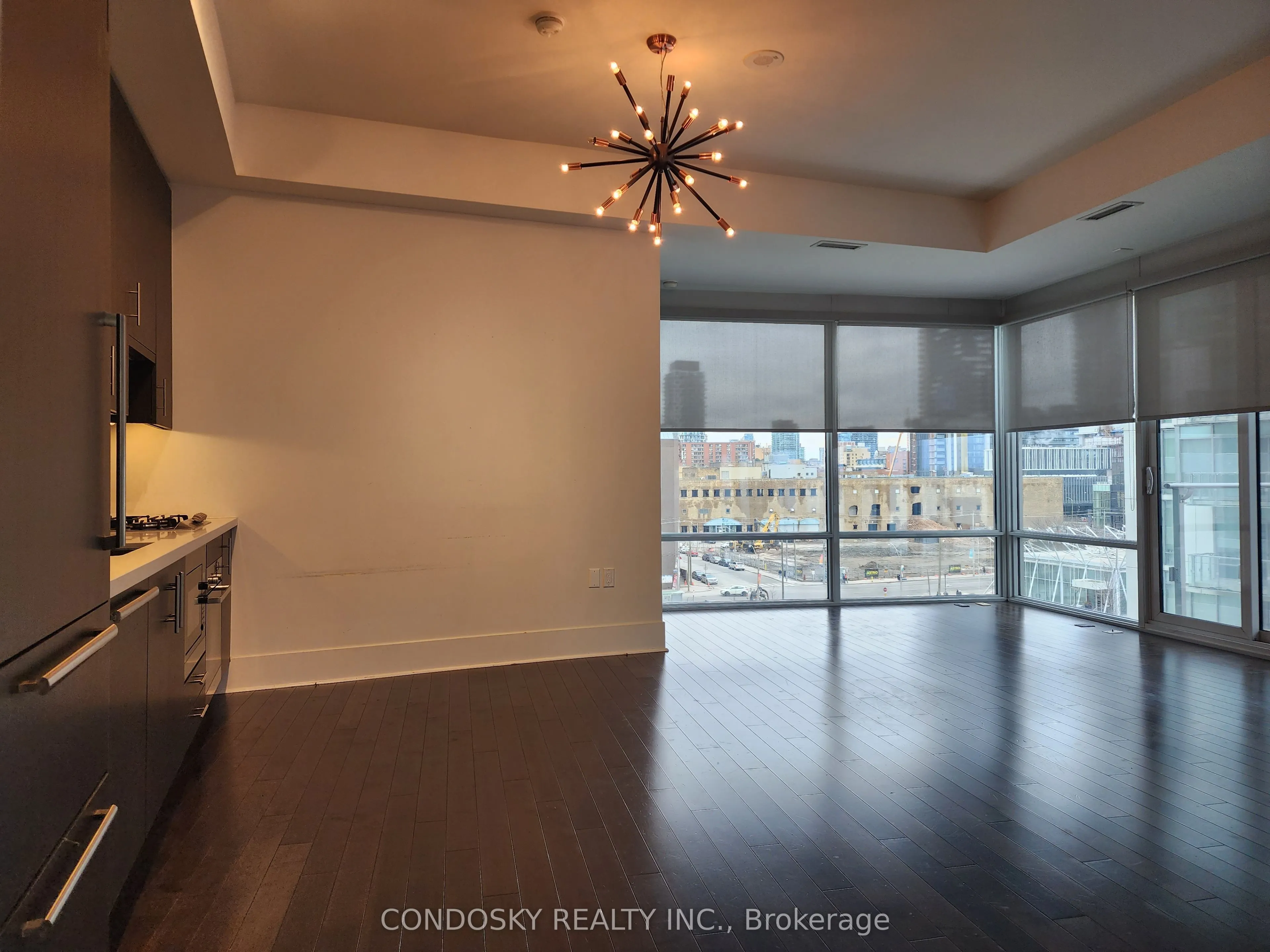 29 Queens Quay E, #601