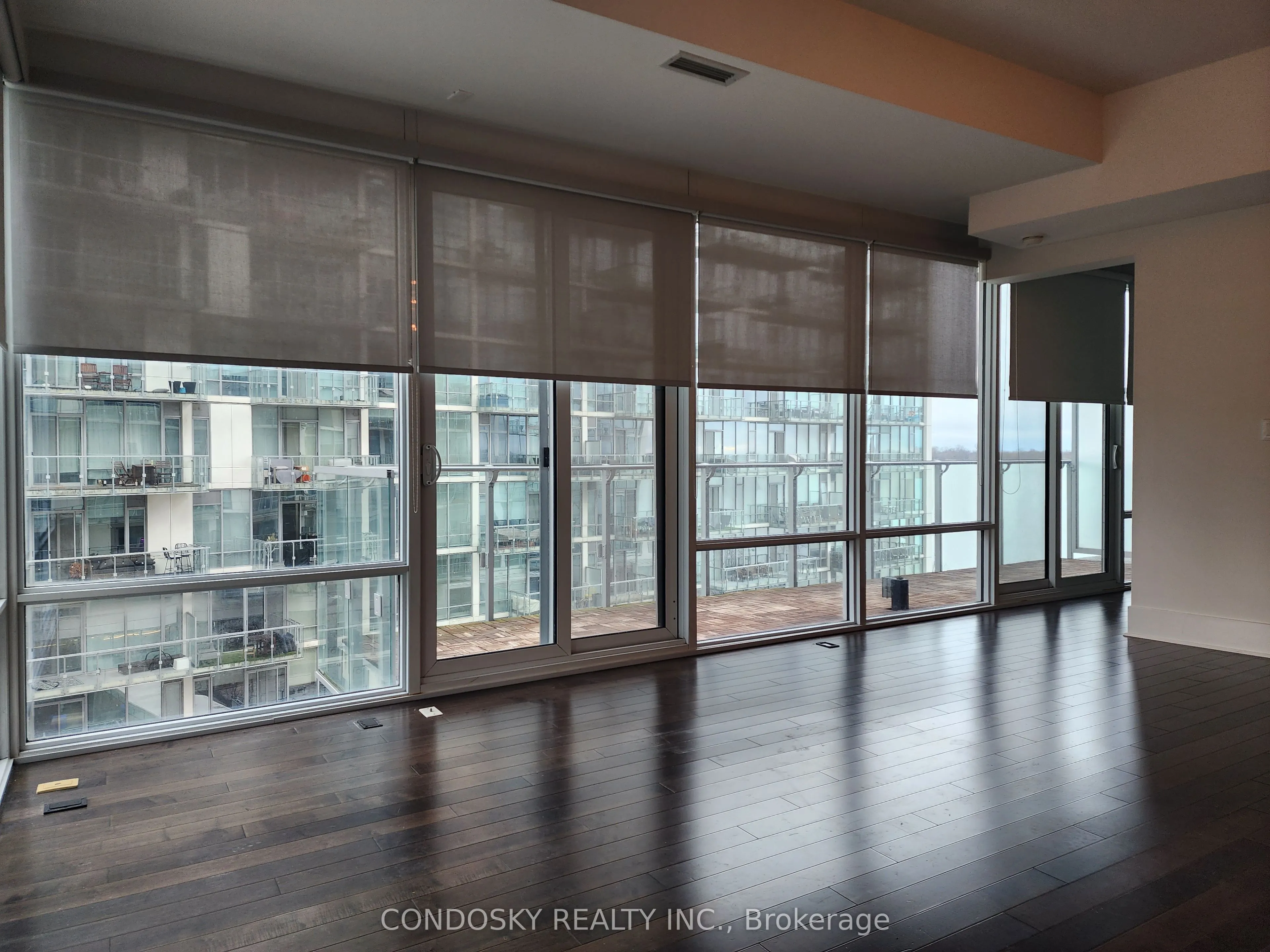 29 Queens Quay E, #601