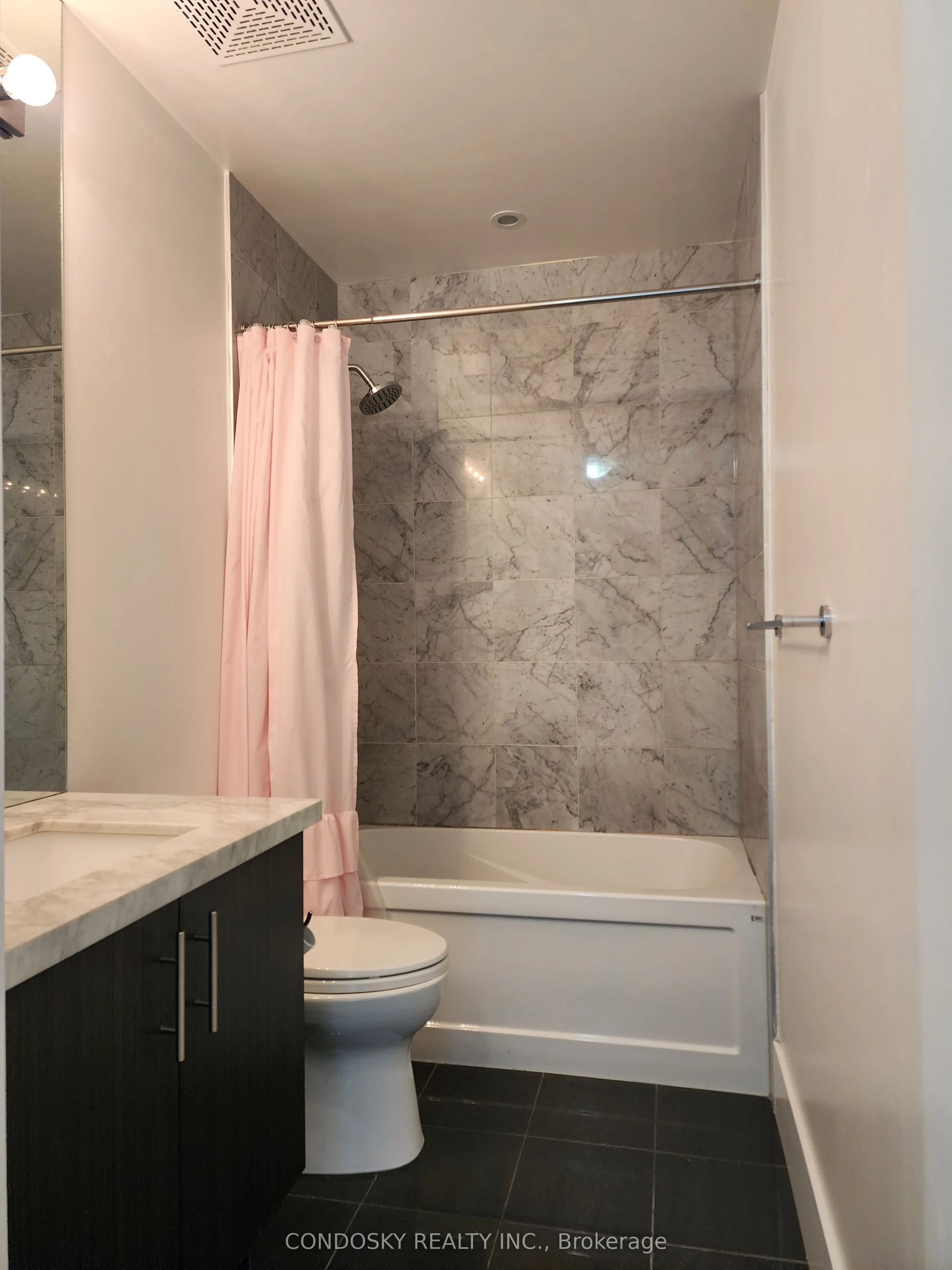29 Queens Quay E, #601