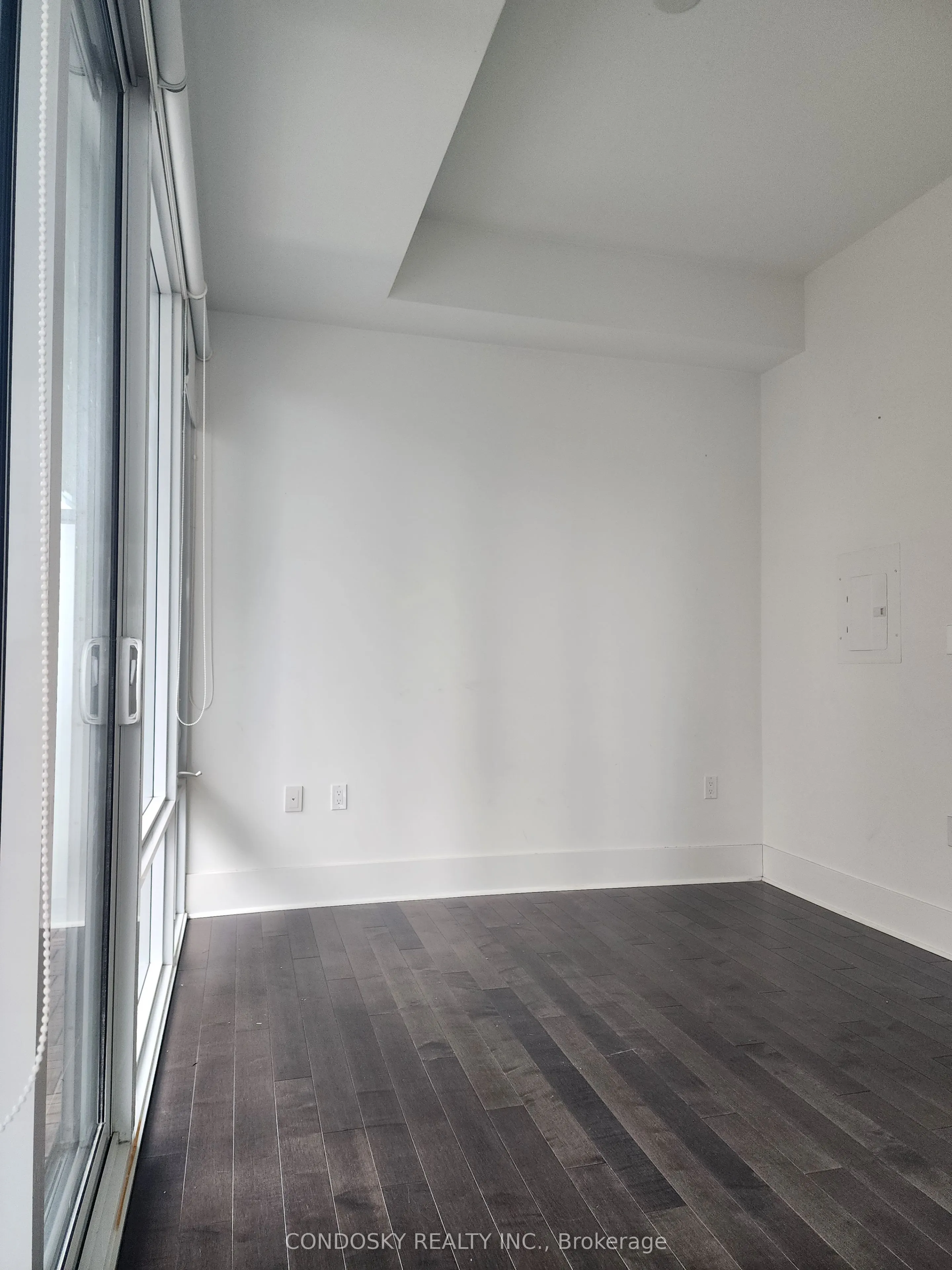 29 Queens Quay E, #601