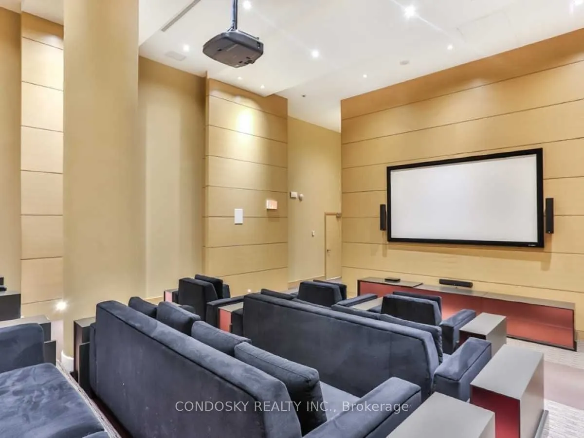 29 Queens Quay E, #601