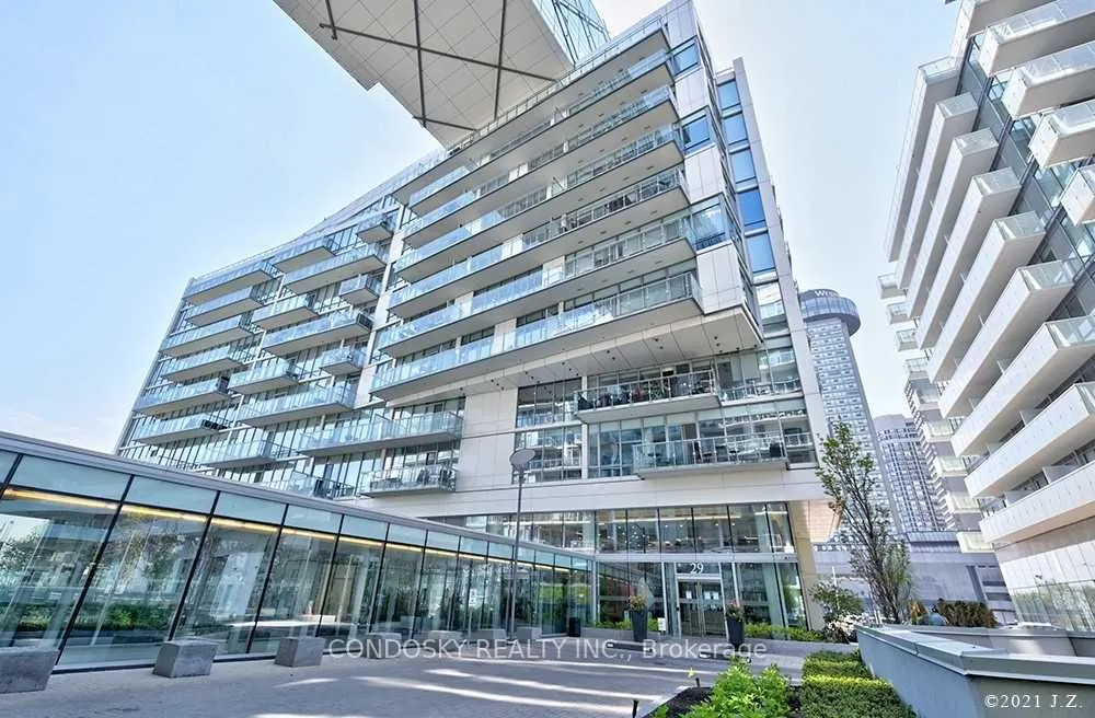 29 Queens Quay E, #601
