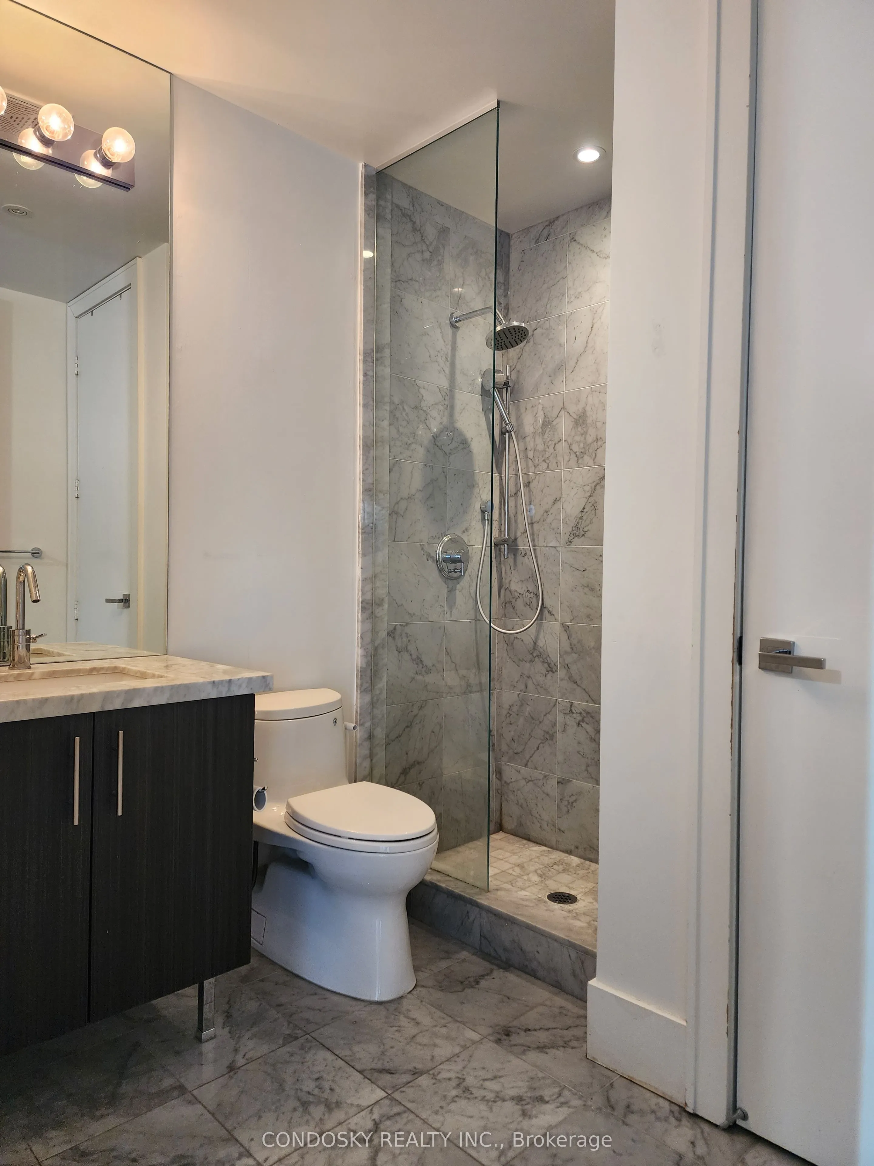 29 Queens Quay E, #601