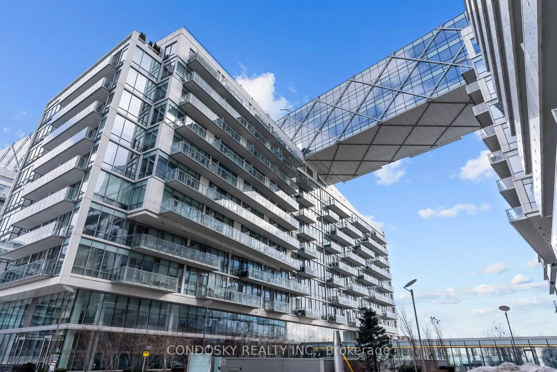29 Queens Quay E, #601