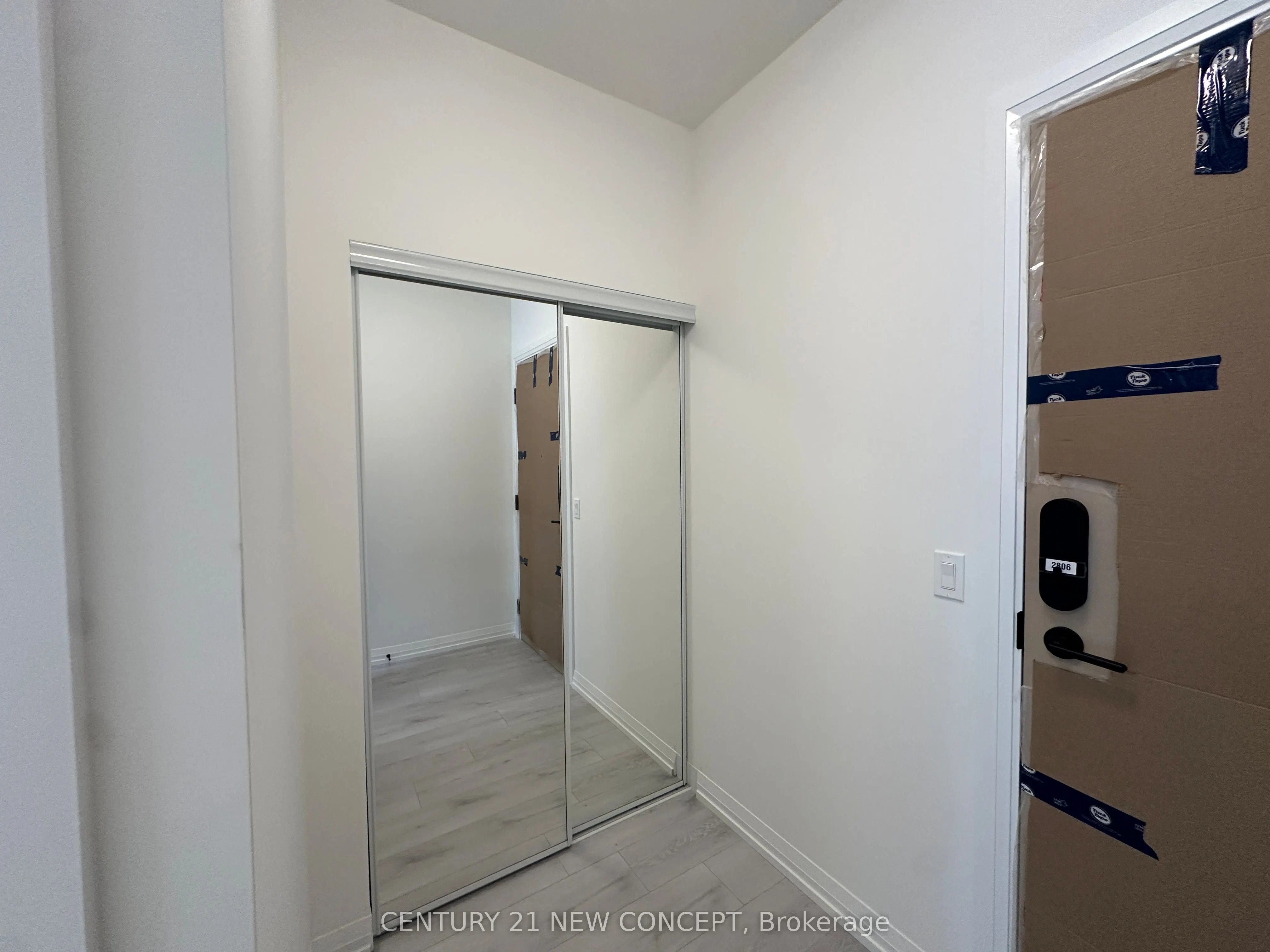 280 Dundas Street W, #2806