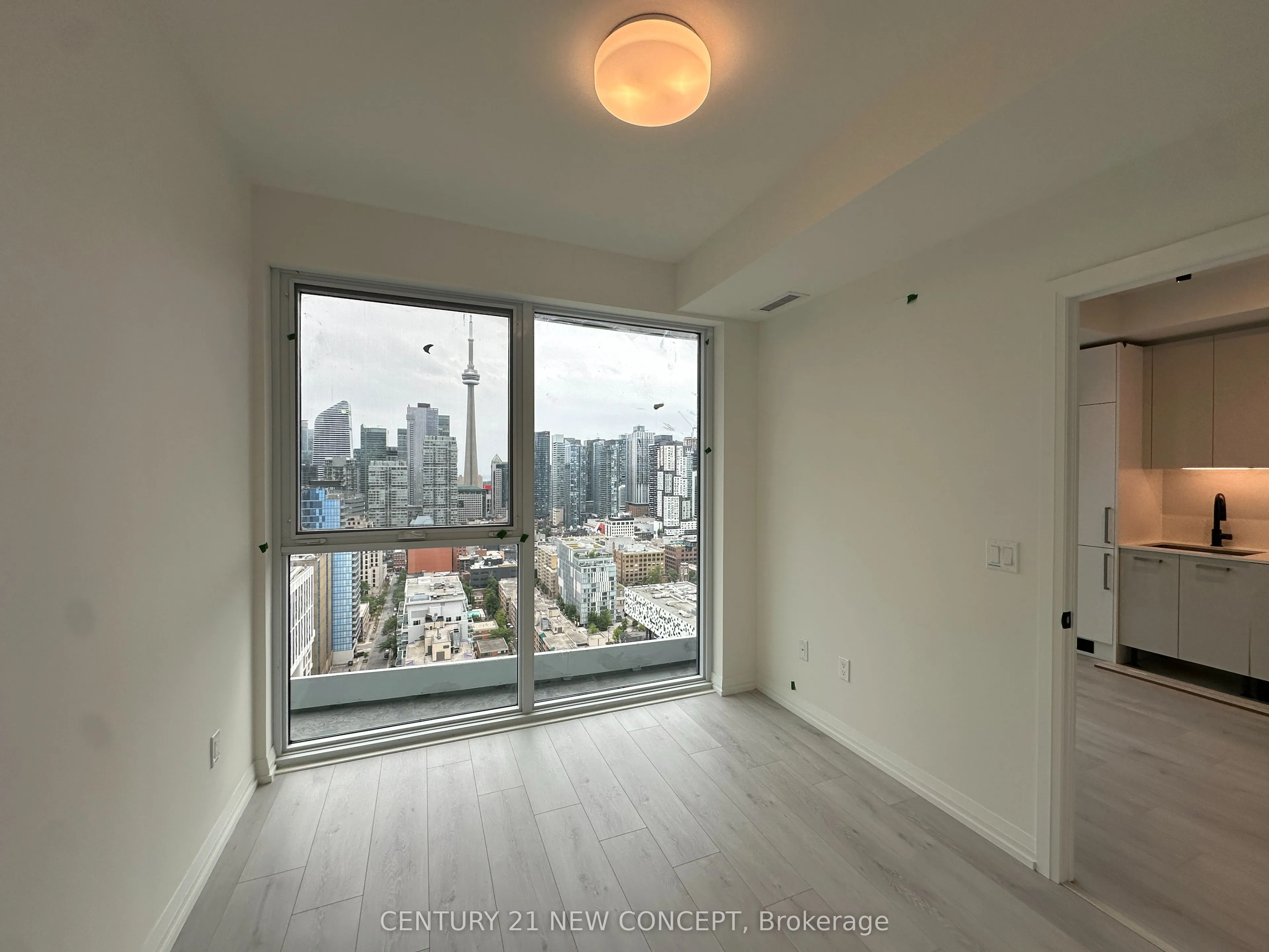 280 Dundas Street W, #2806