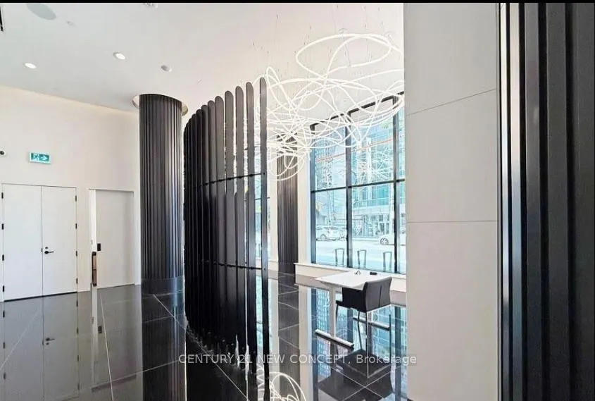 280 Dundas Street W, #2806