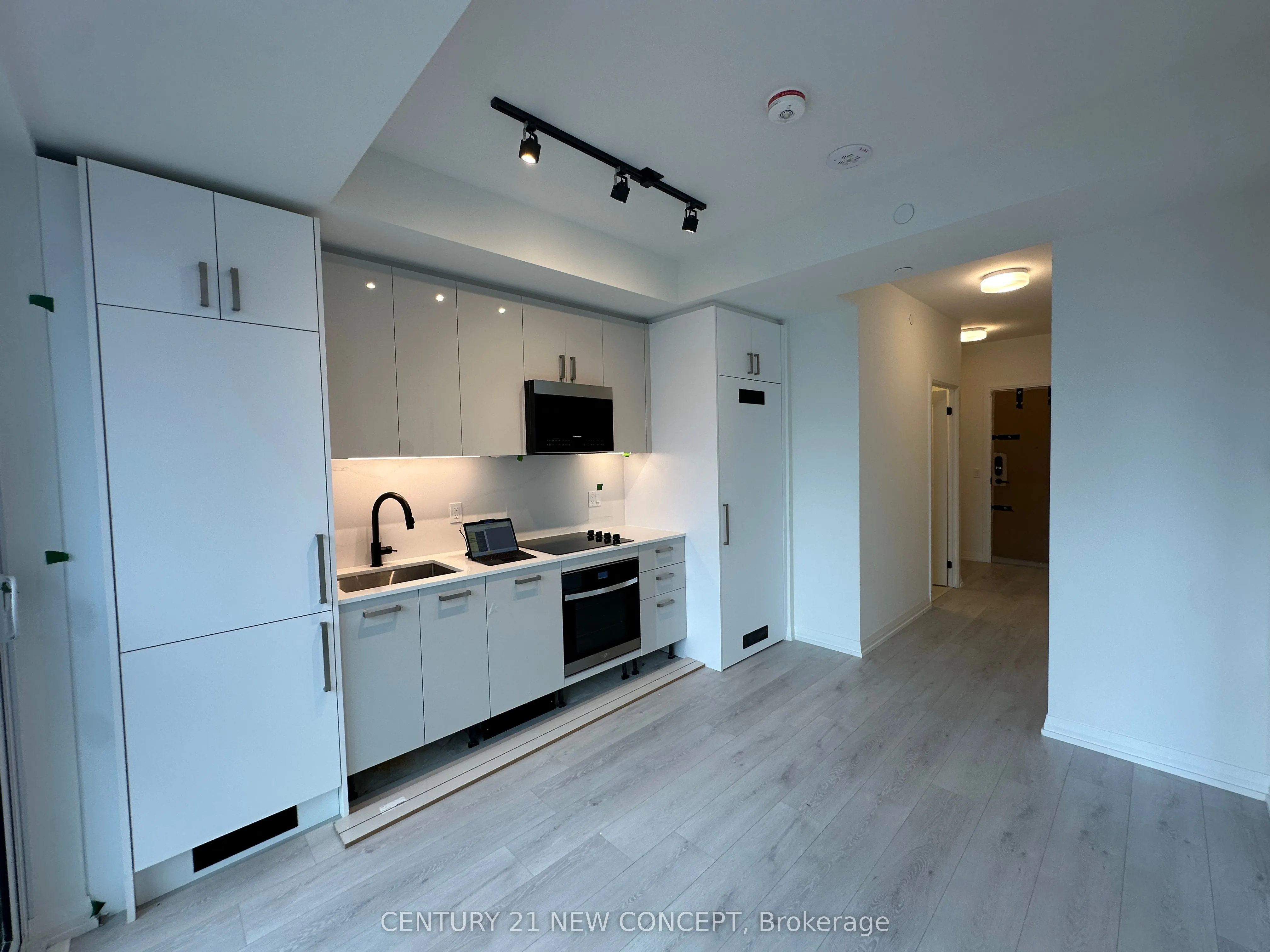 280 Dundas Street W, #2806