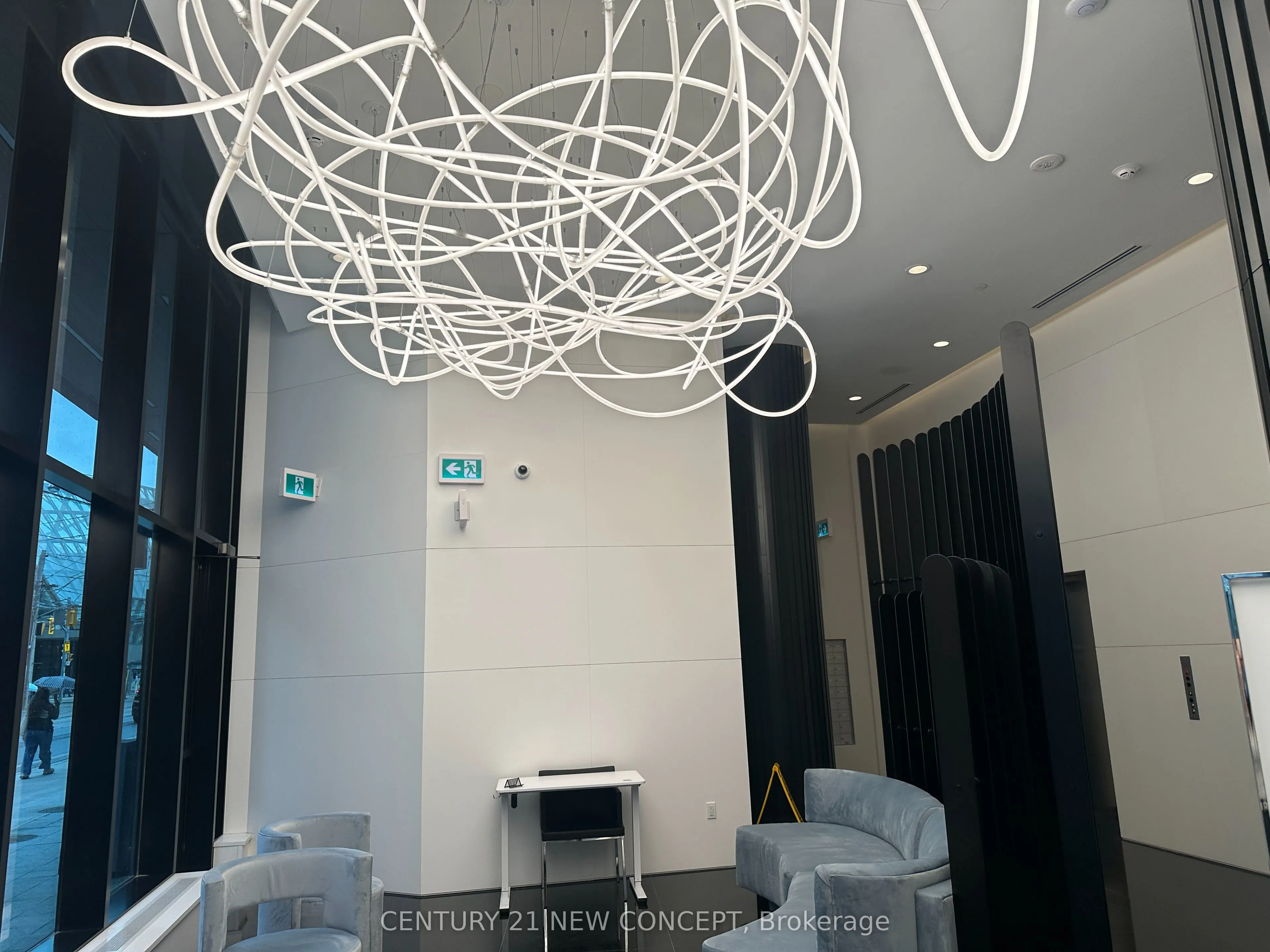 280 Dundas Street W, #2806