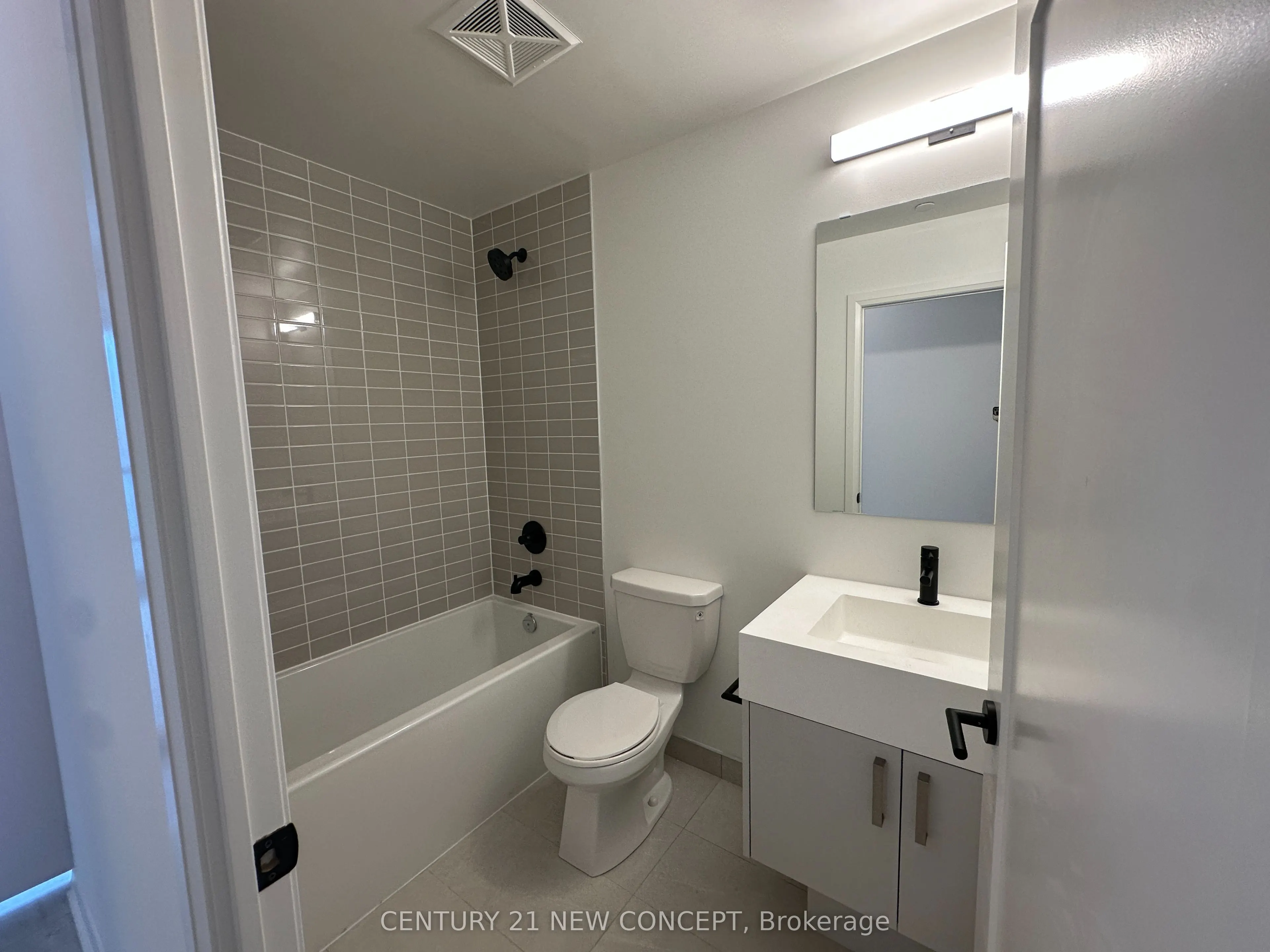 280 Dundas Street W, #2806
