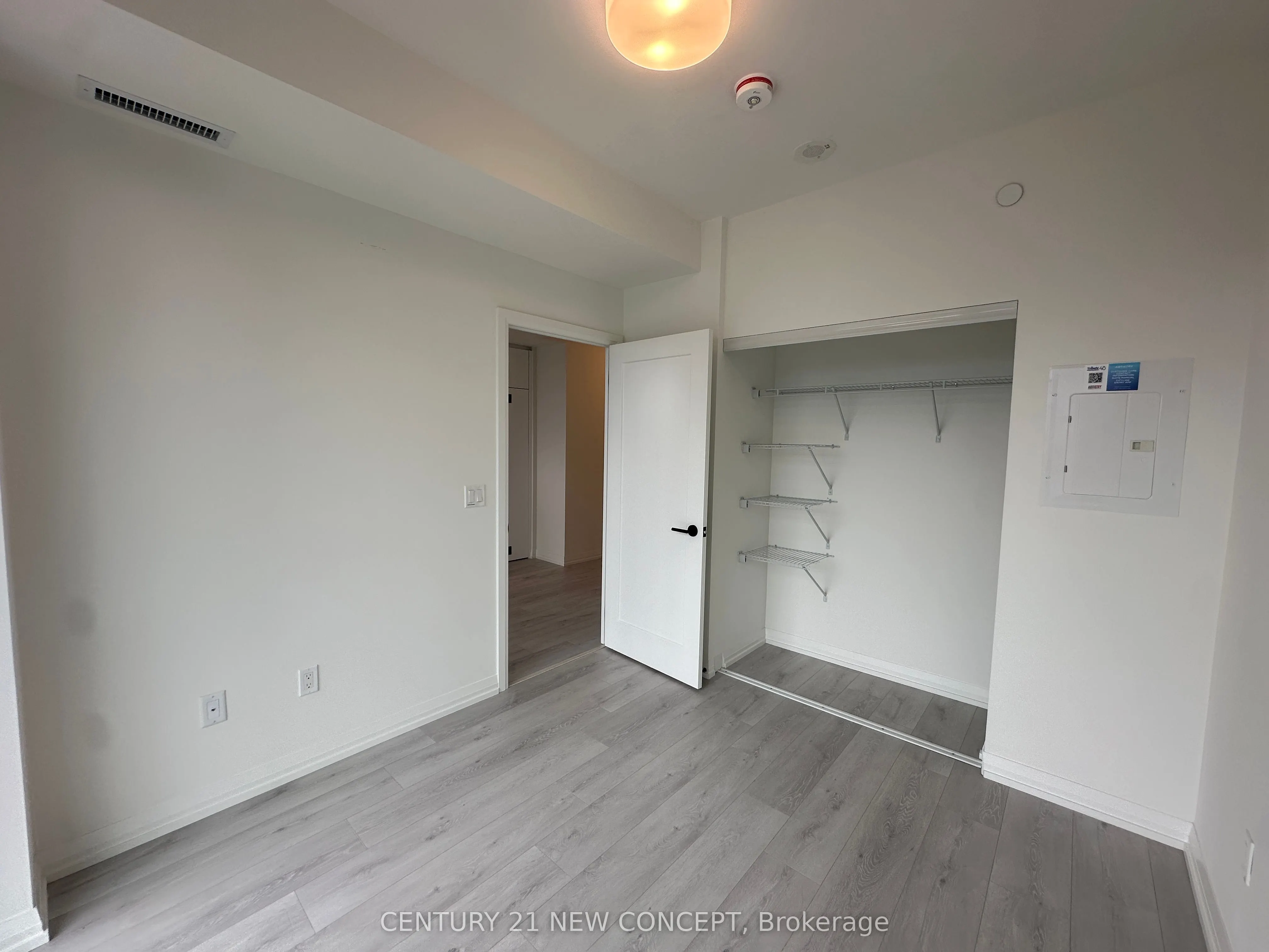 280 Dundas Street W, #2806