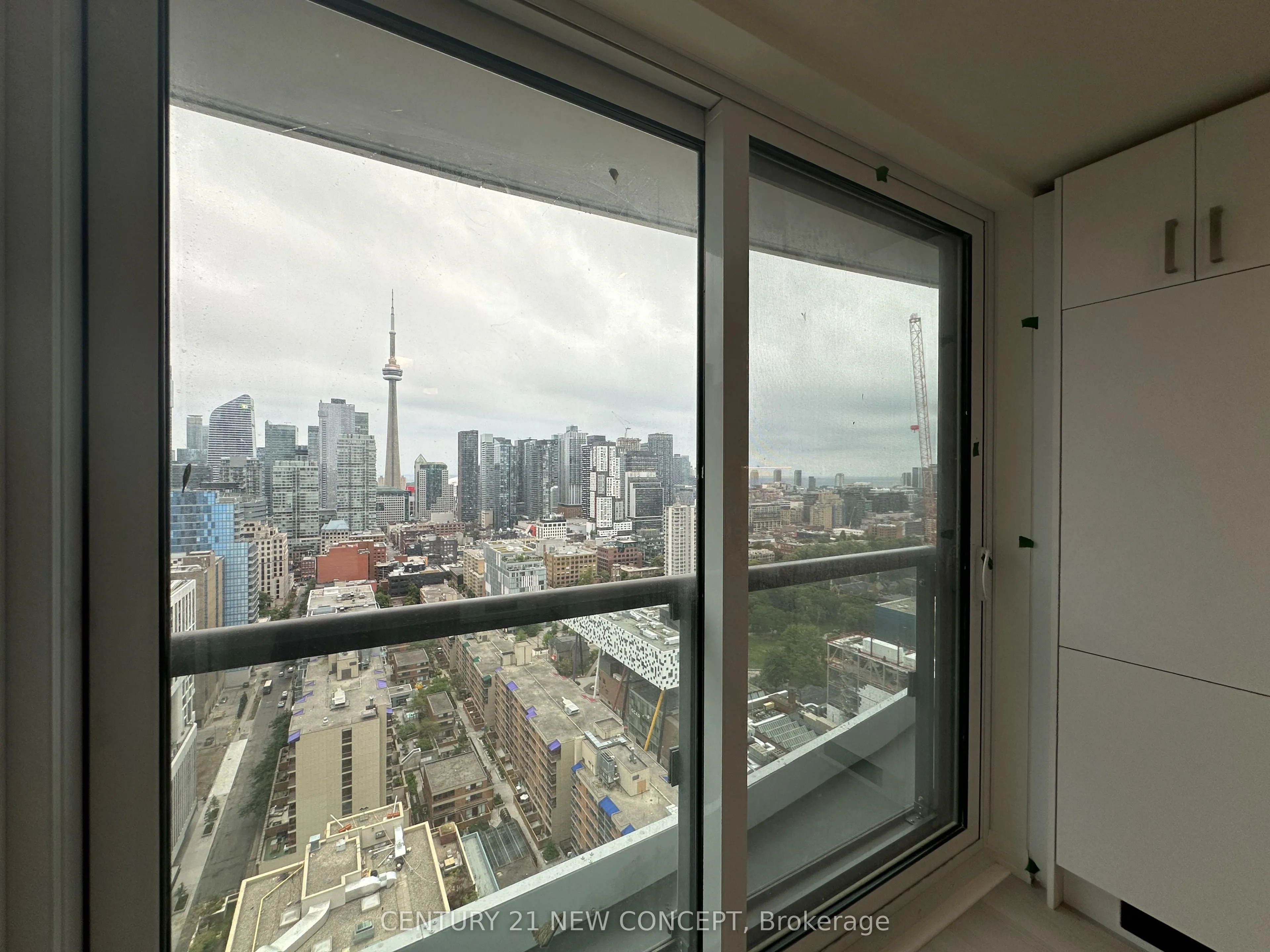 280 Dundas Street W, #2806