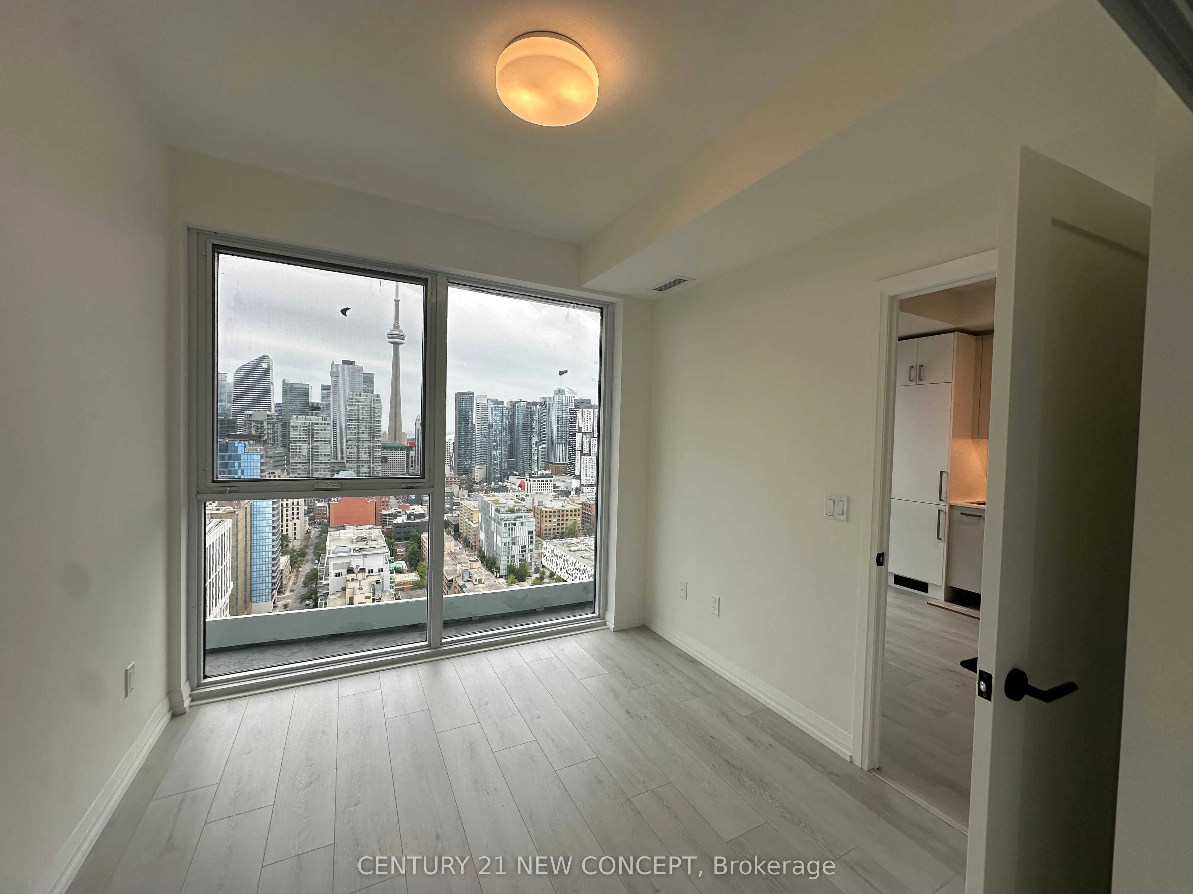 280 Dundas Street W, #2806